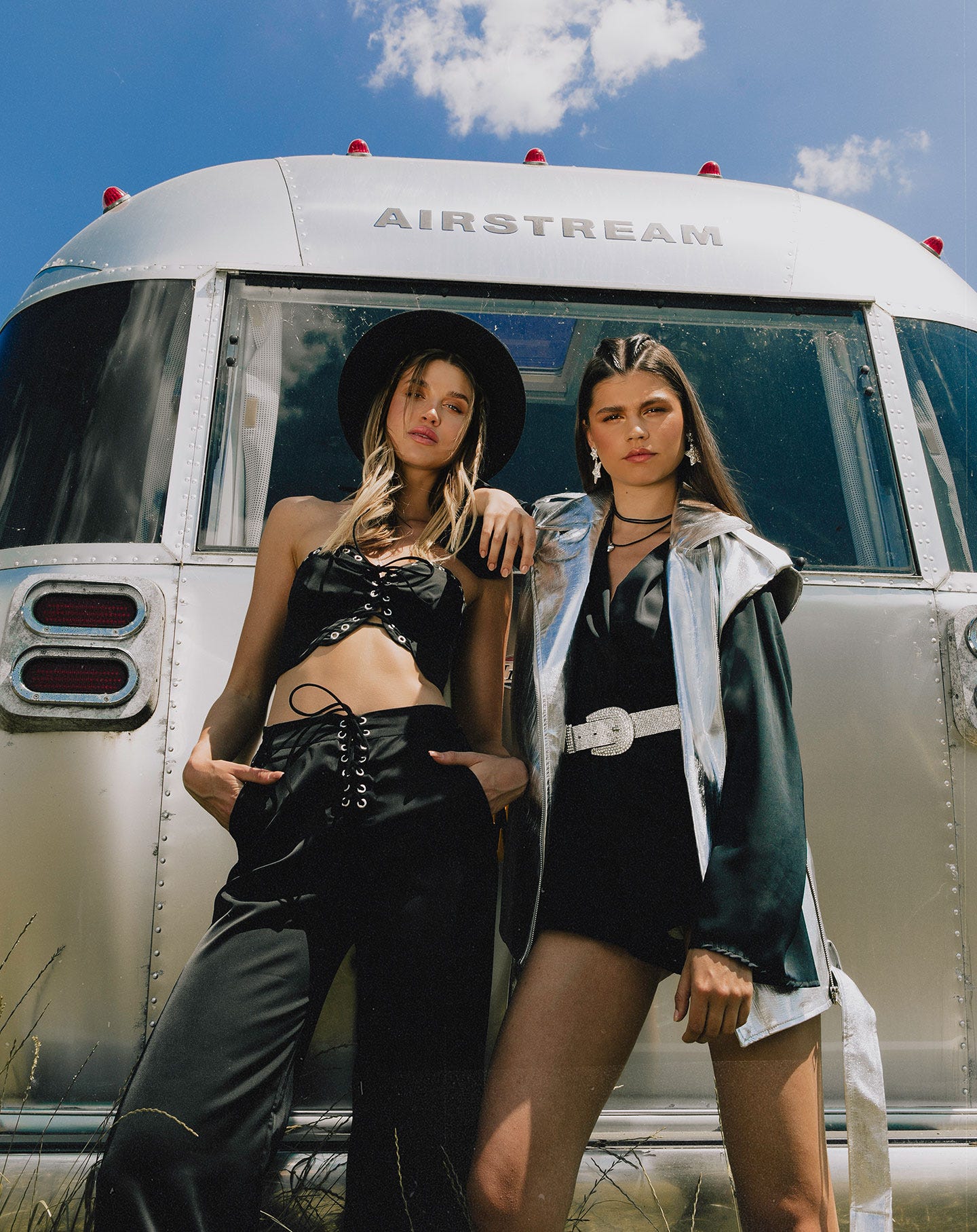 SATIN PLAYSUIT ZWART