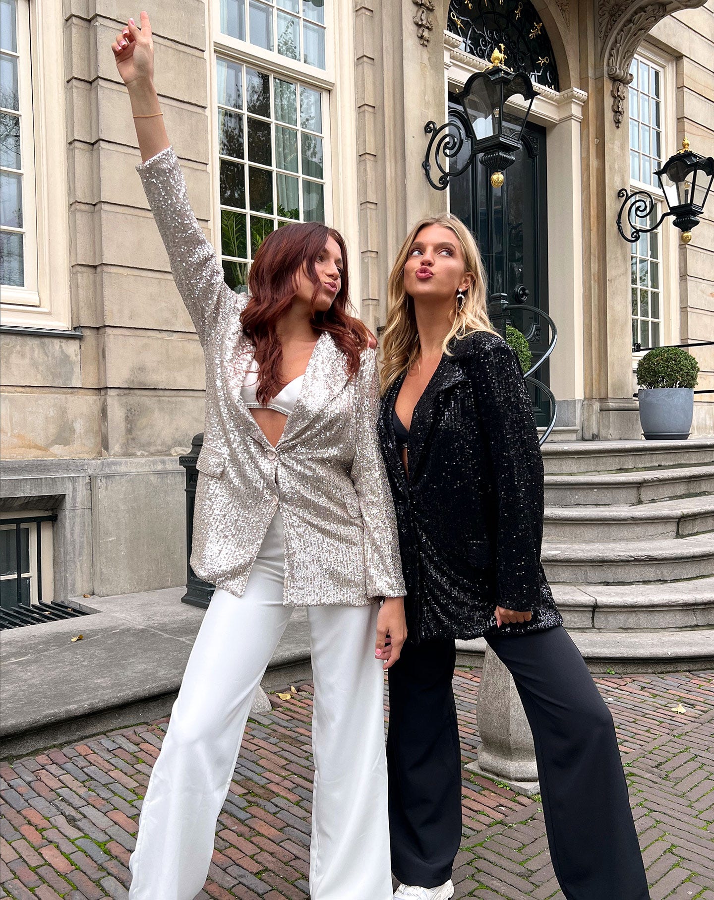 SEQUINS OVERSIZED BLAZER ZWART