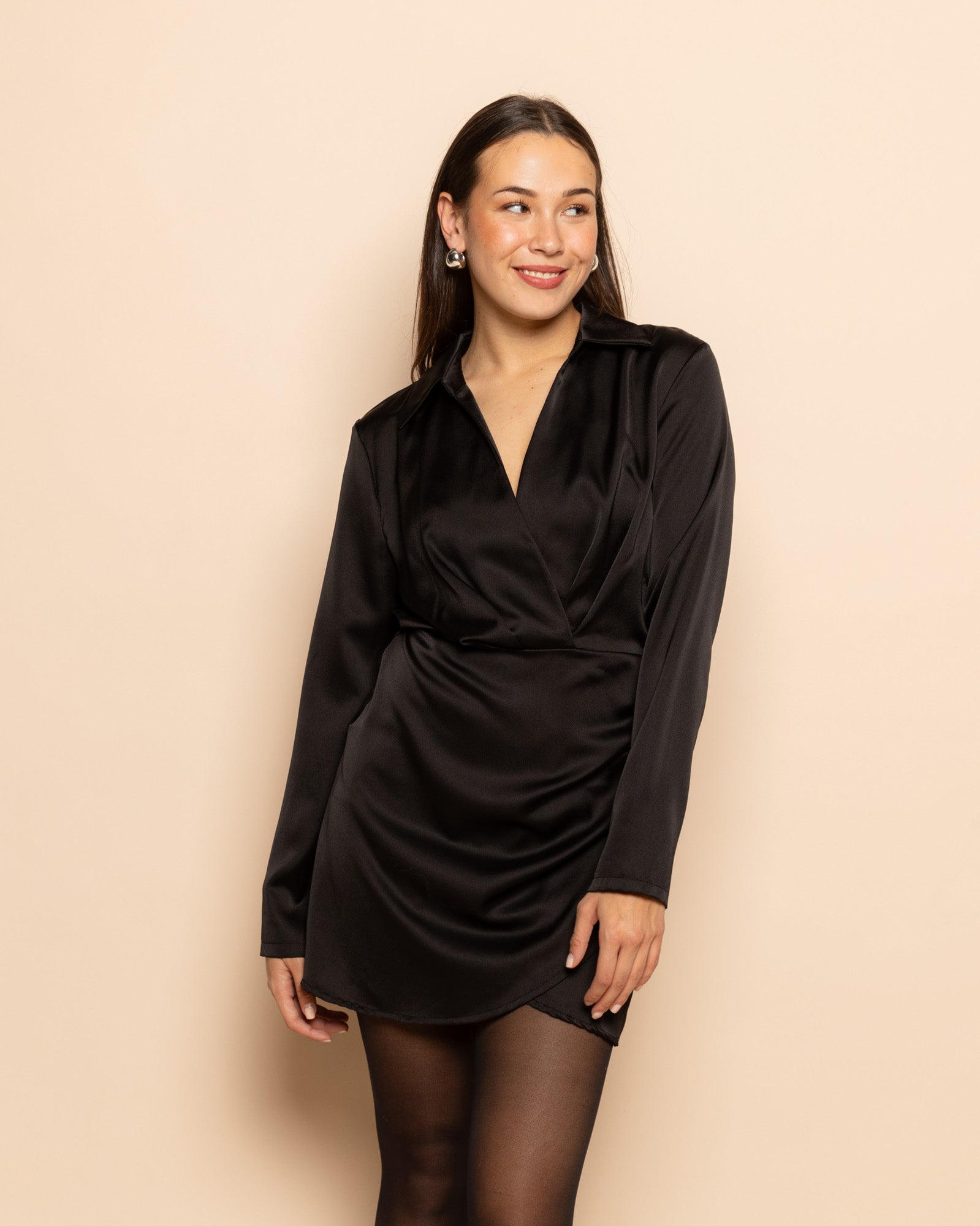 XELLY SATIN DRESS ZWART