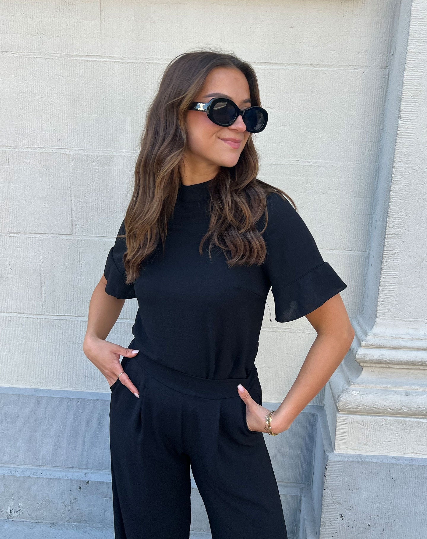 JULIE RUFFLE TOP BLACK