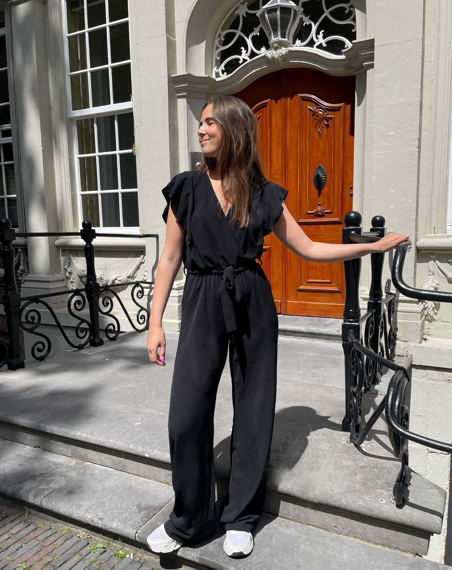 JULIE RUFFLE JUMPSUIT ZWART