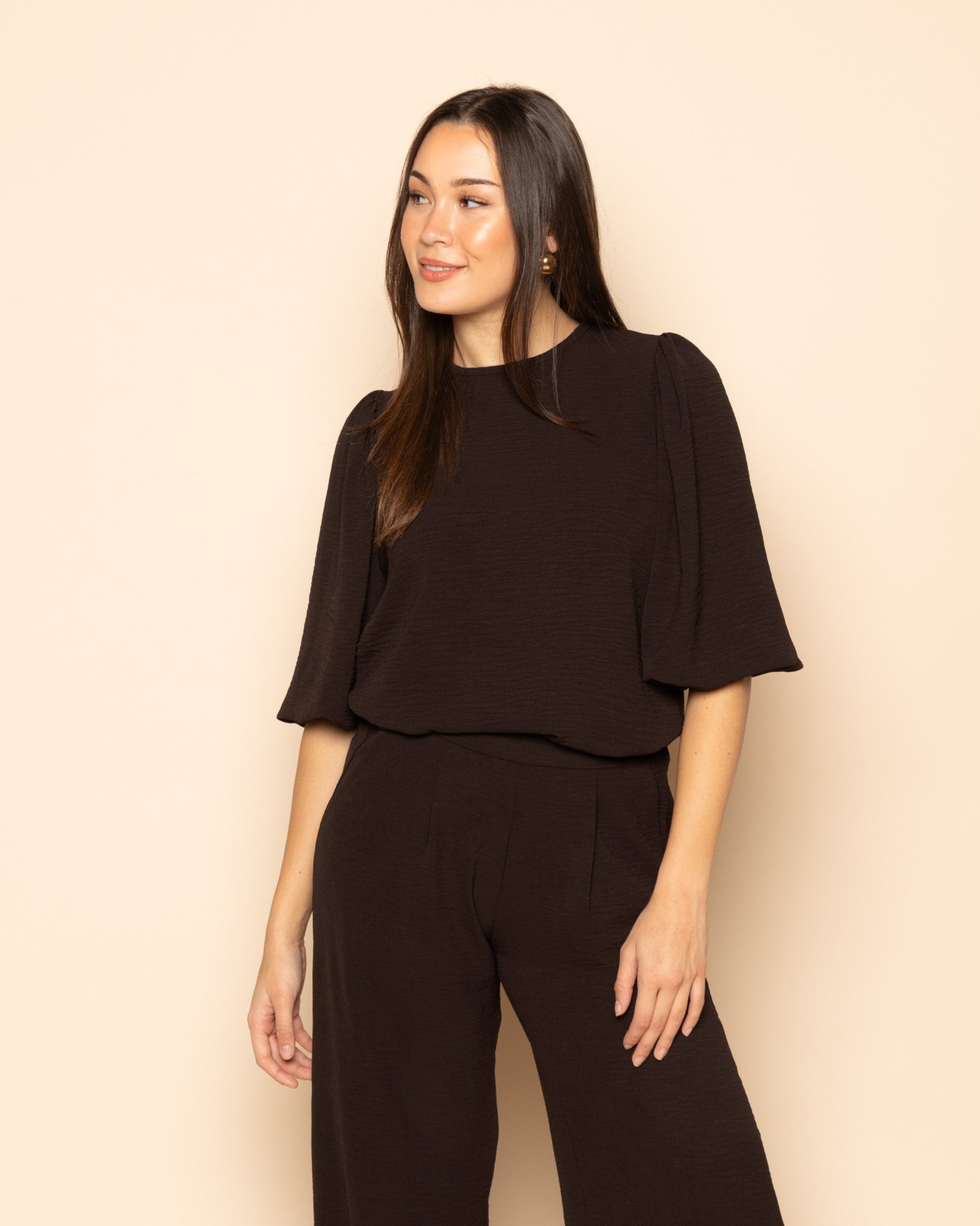 JULIE PUFF SLEEVE TOP DARK BROWN