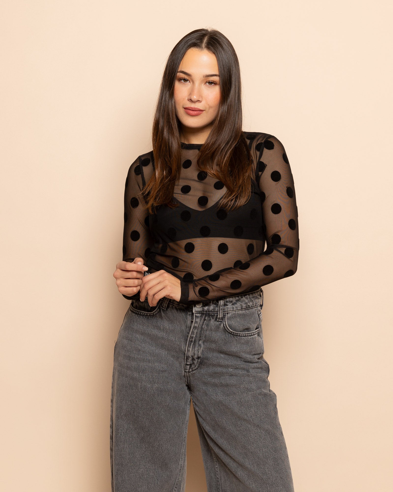 BIG DOTS MESH TOP ZWART