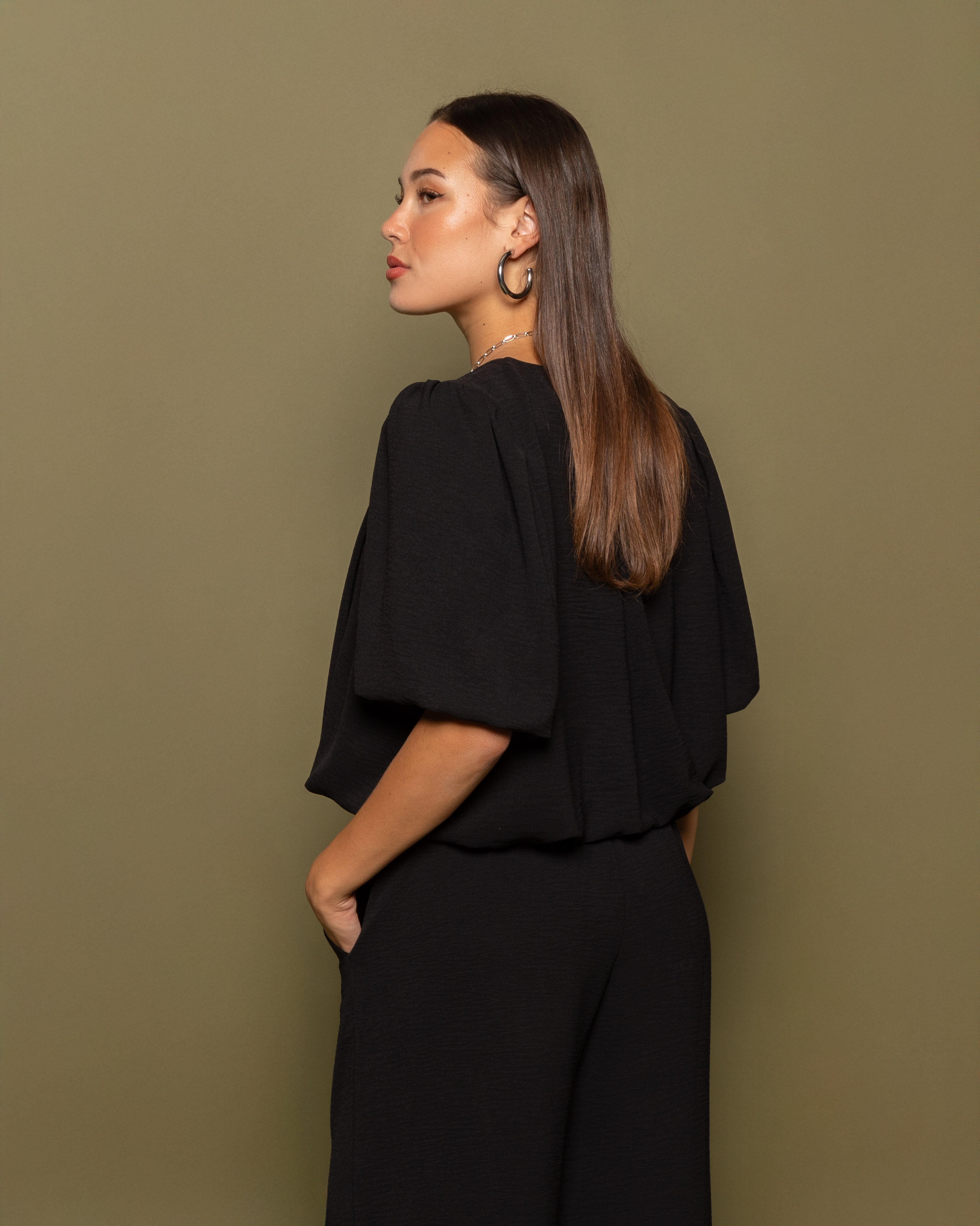 JULIE BUBBLE HEM TOP BLACK