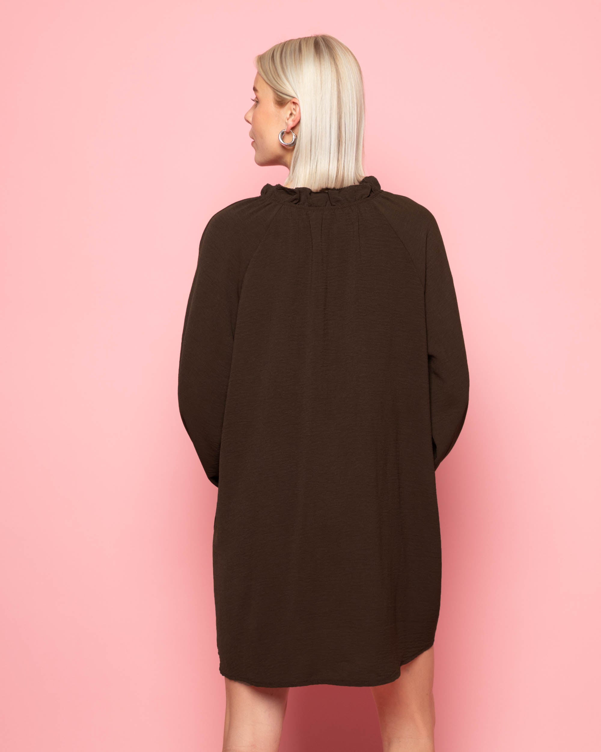 JULIE RUFFLE NECK DRESS BROWN