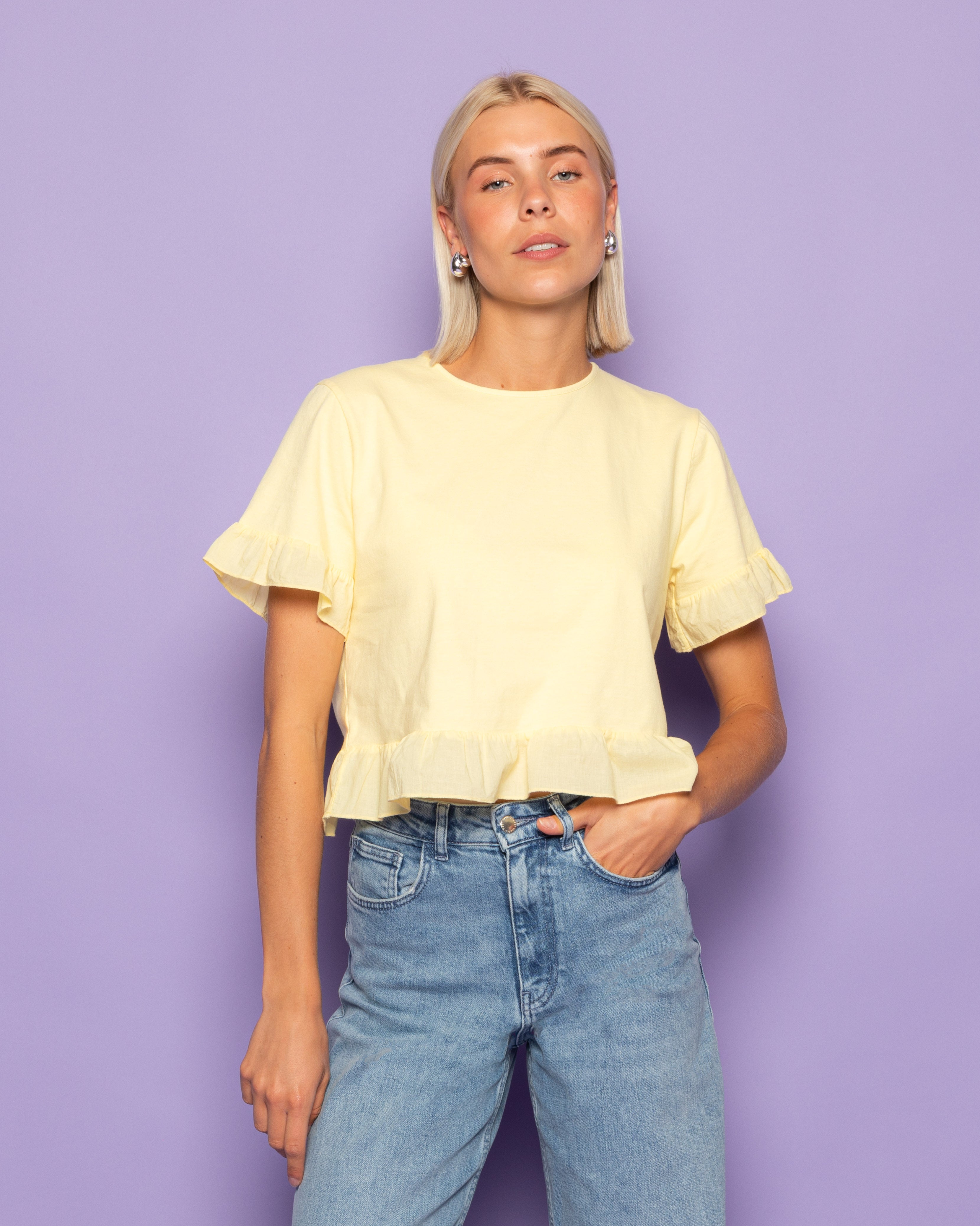 CONTRAST RUFFLE TEE BUTTER YELLOW