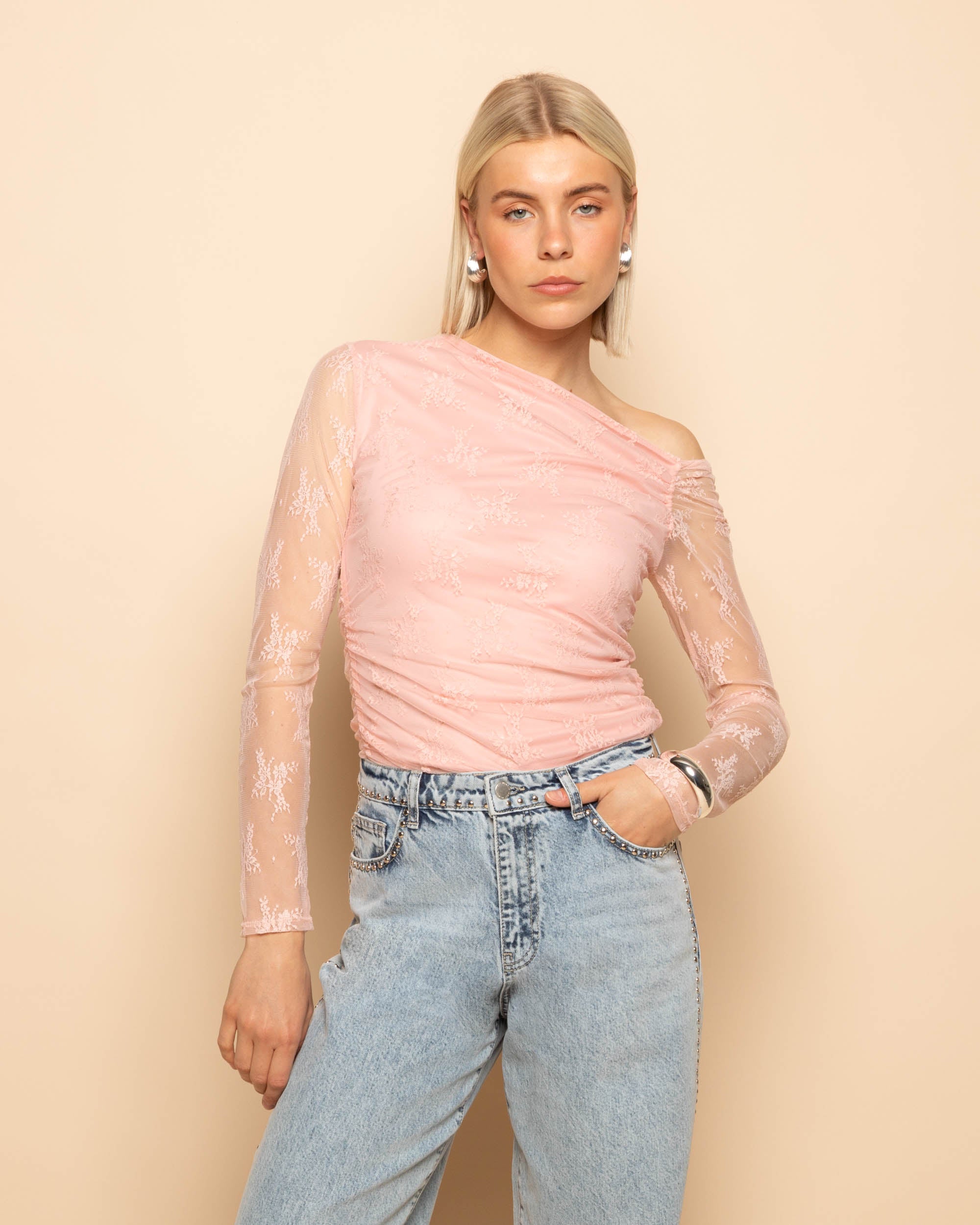 LACE OFF SHOULDER RUCHED TOP LIGHT PINK