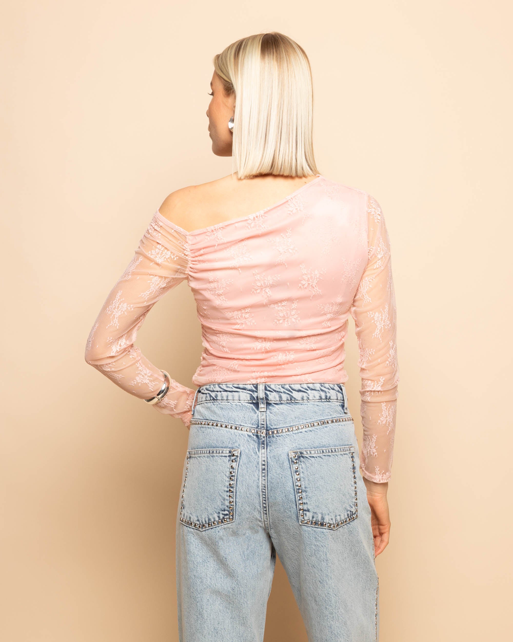 LACE OFF SHOULDER RUCHED TOP LIGHT PINK