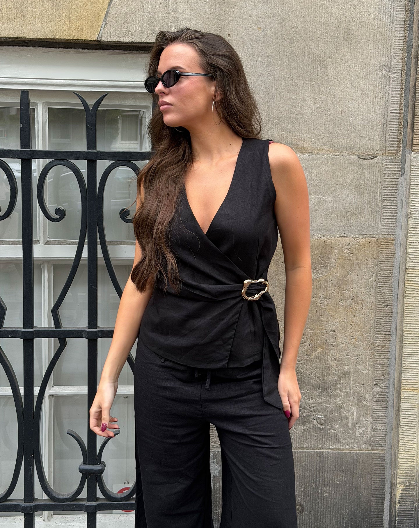 LINDE BUCKLE GILET BLACK