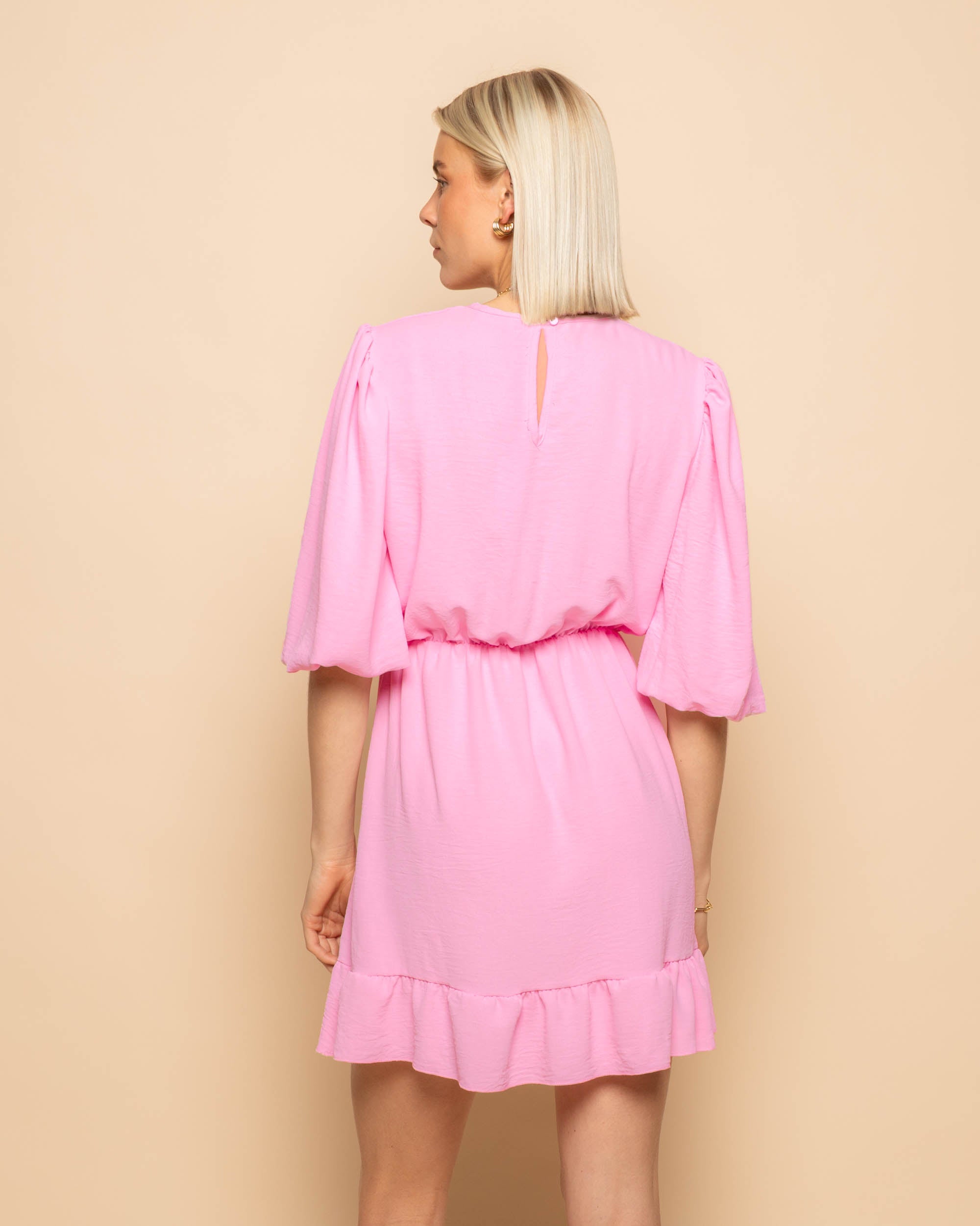 JULIE PUFF SLEEVE RUFFLE DRESS HARD PINK