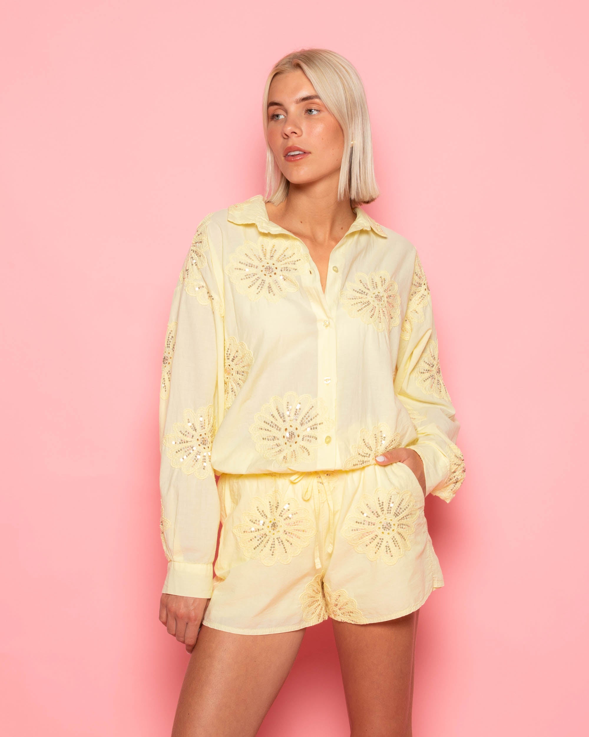 JODIE FLOWER SHORTS BUTTER YELLOW