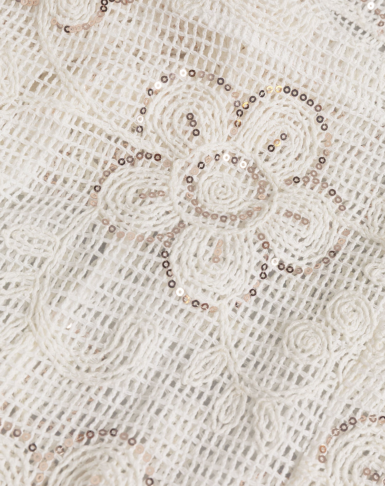 FLOWER SEQUIN CROCHET TOP CREAM