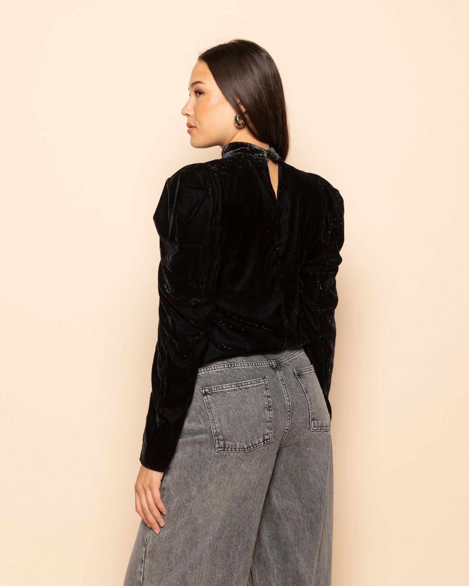 VELVET GLITTER PUFF SLEEVE TOP BLACK