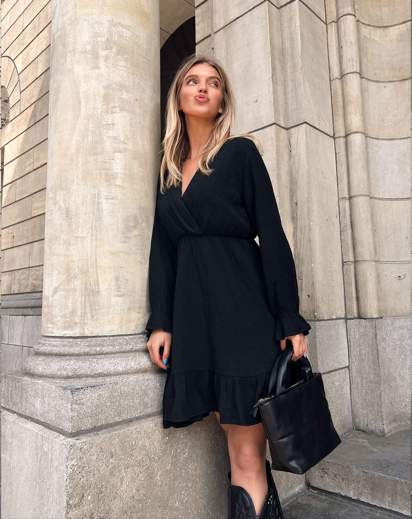 LEA MOUSSELINE DRESS ZWART