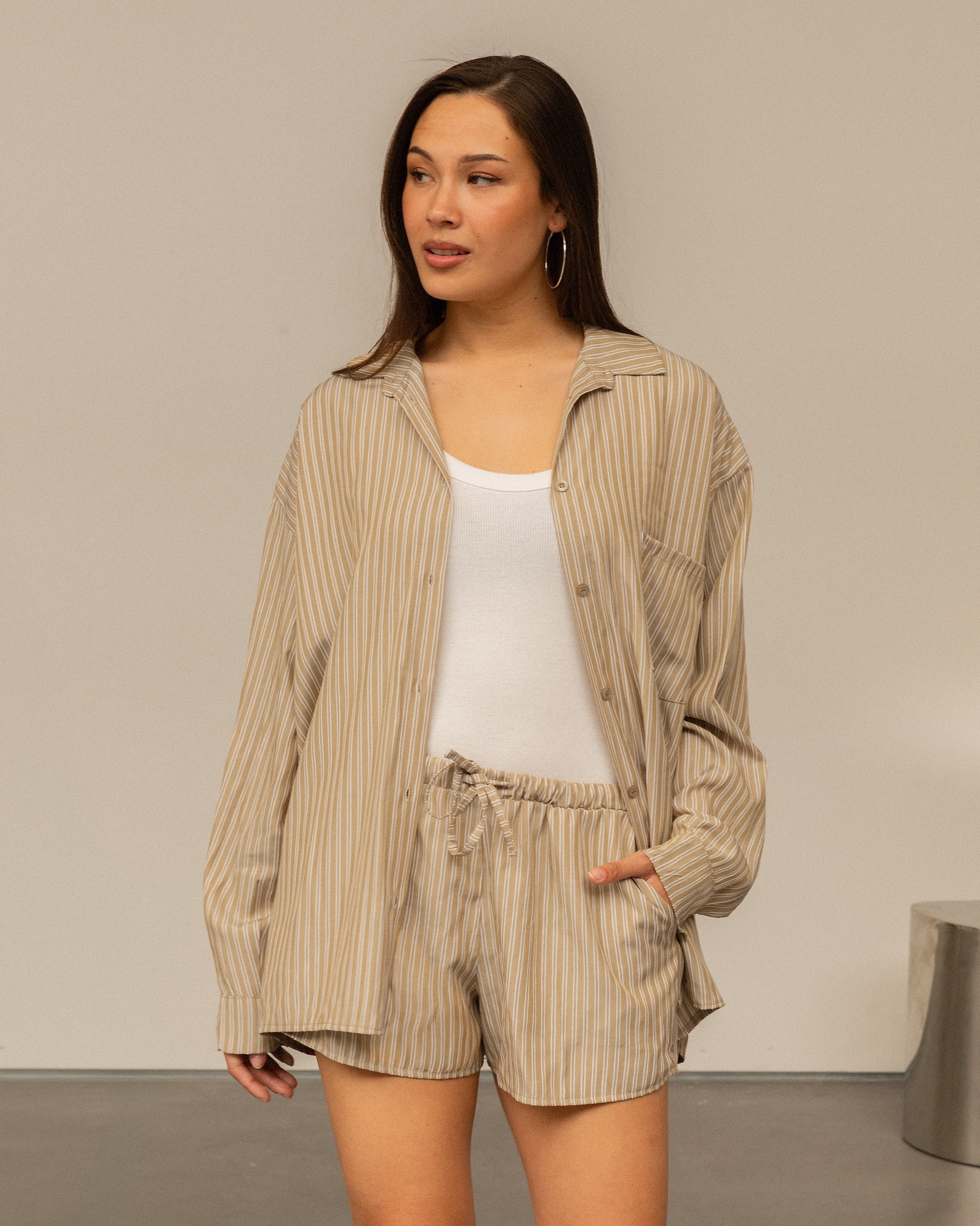 LILEY STRIPE ELASTIC SHORTS OLIJFGROEN