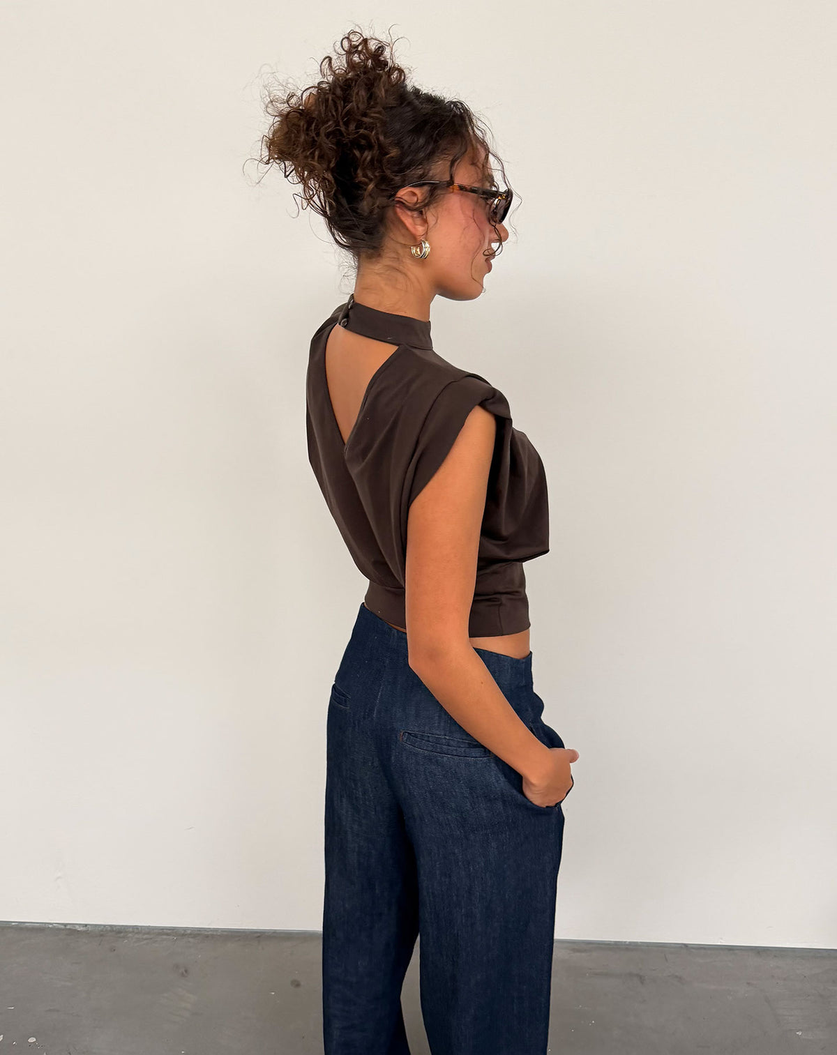 TAMAR PADDED SHOULDER TOP BROWN