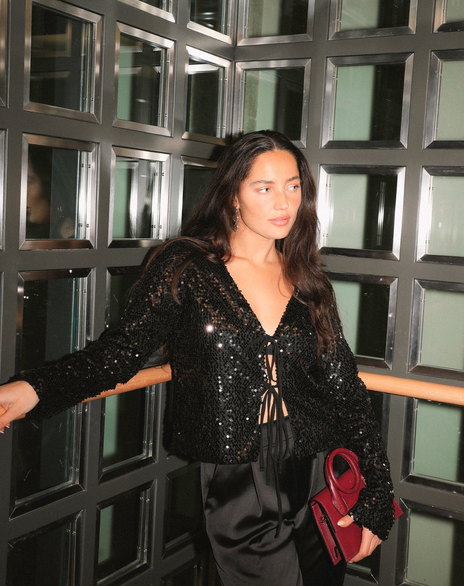 SEQUIN BOWS TOP BLACK