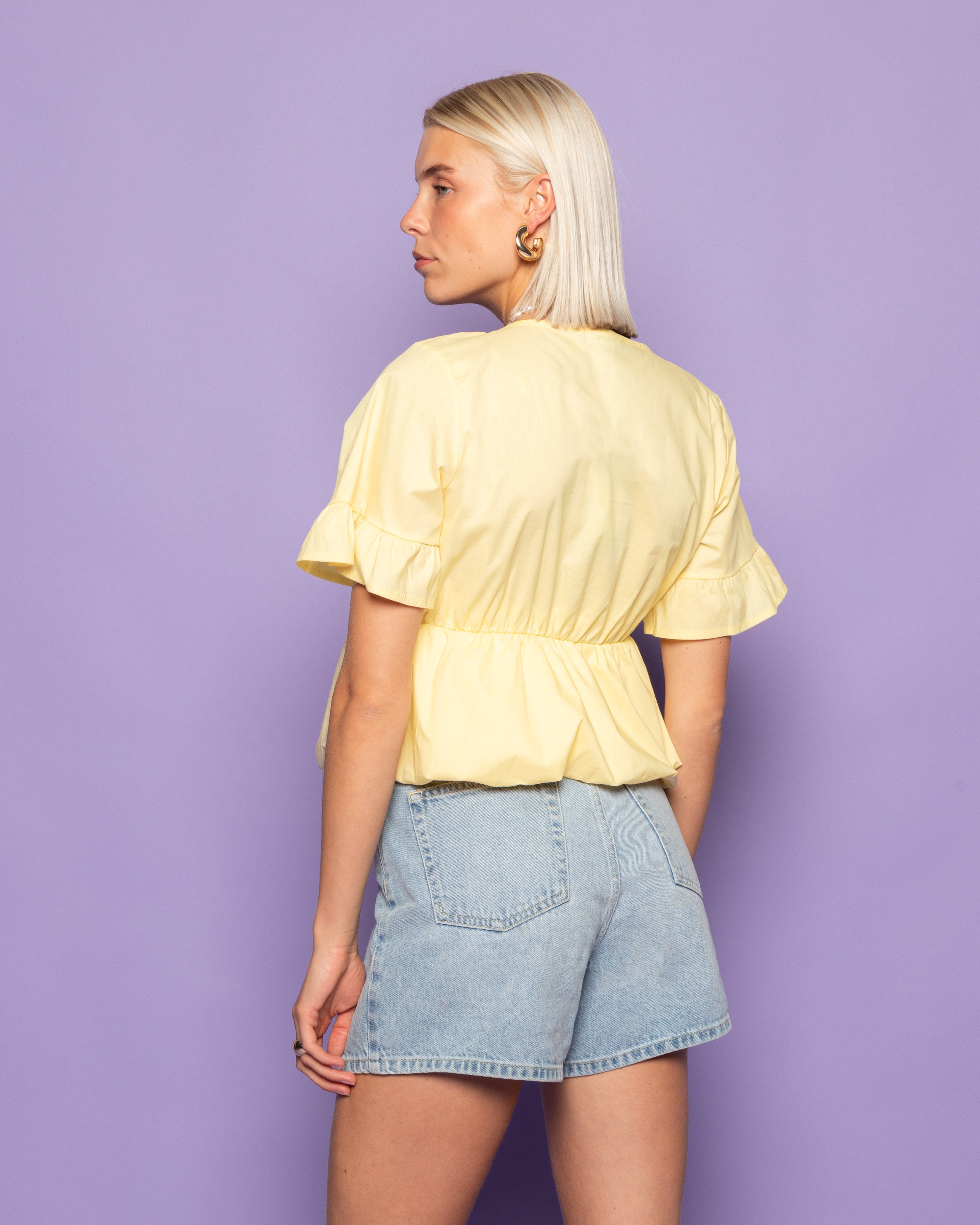 ANA POPLIN BUBBLE HEM TOP BUTTER YELLOW