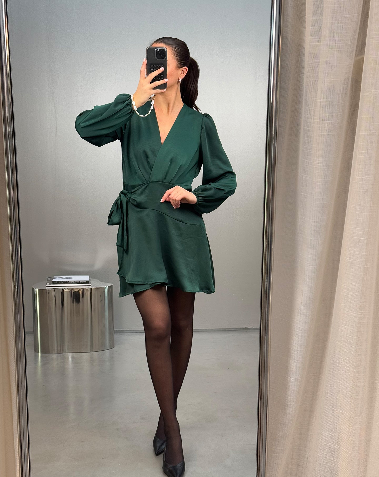 ELINE SATIN CRINKLE WRAP DRESS GROEN