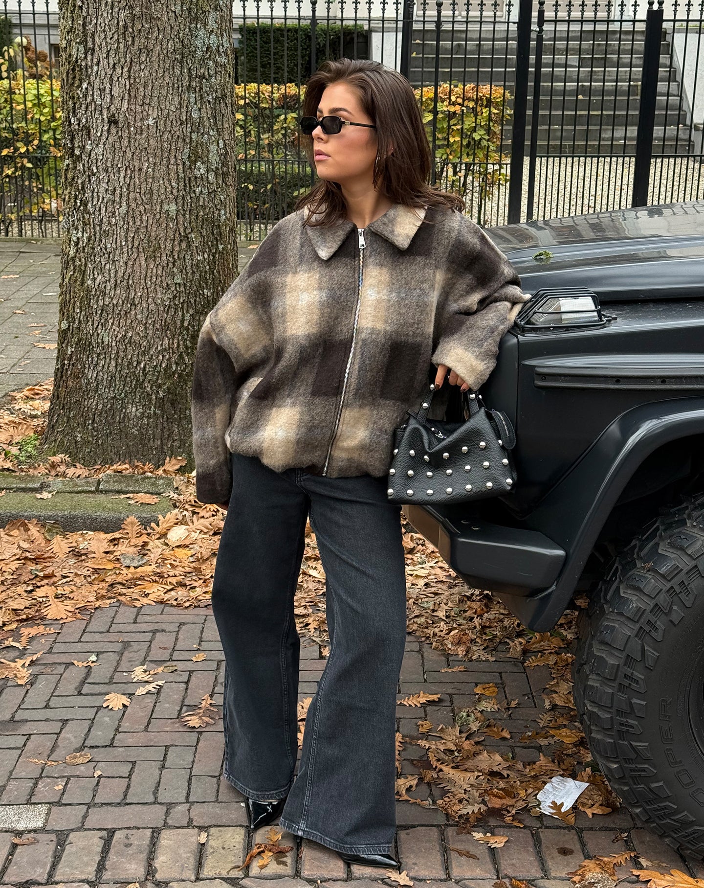 CHECKED BUBBLE HEM JACKET BROWN