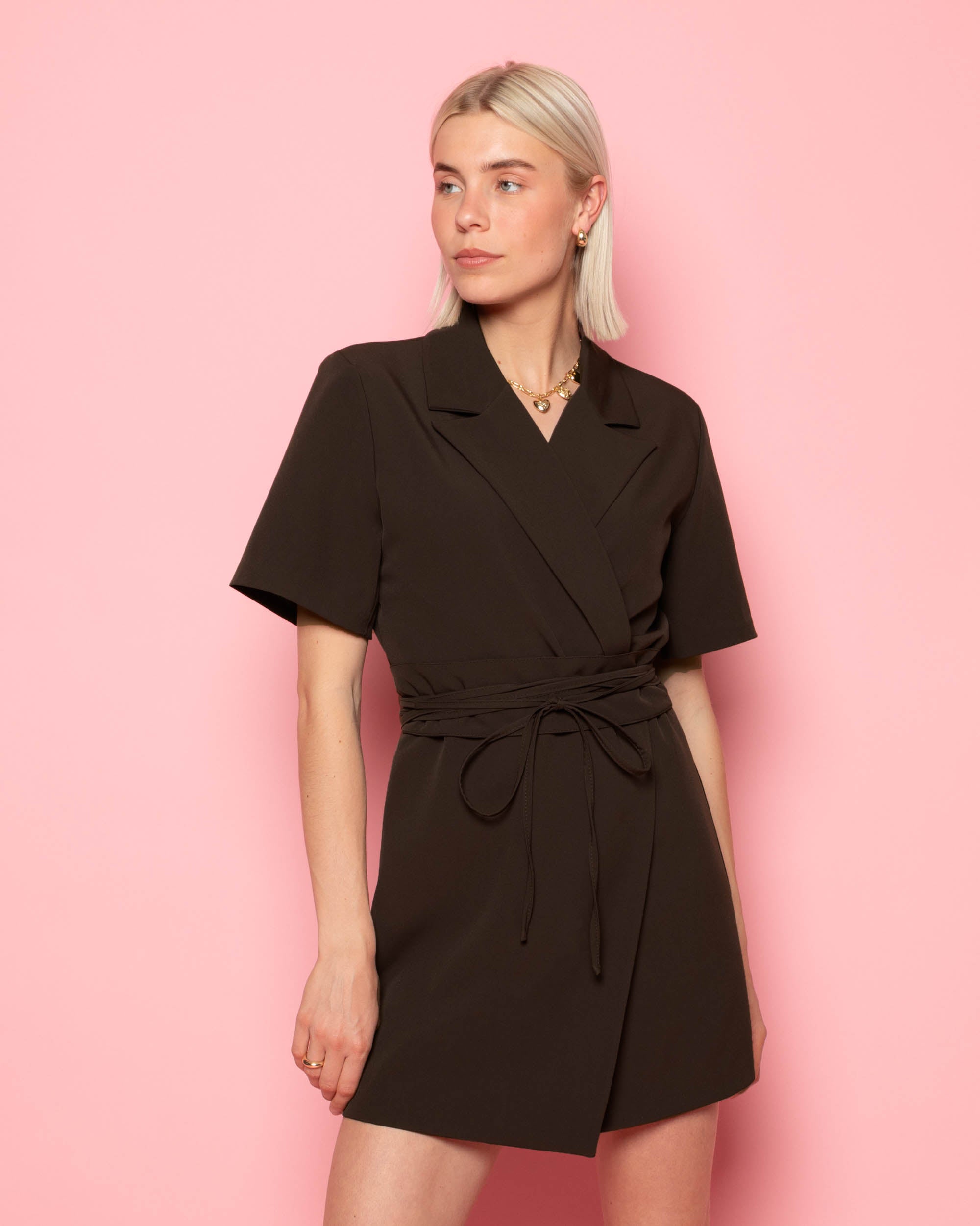 SADIE SHORT SLEEVE BLAZER DRESS BRUIN