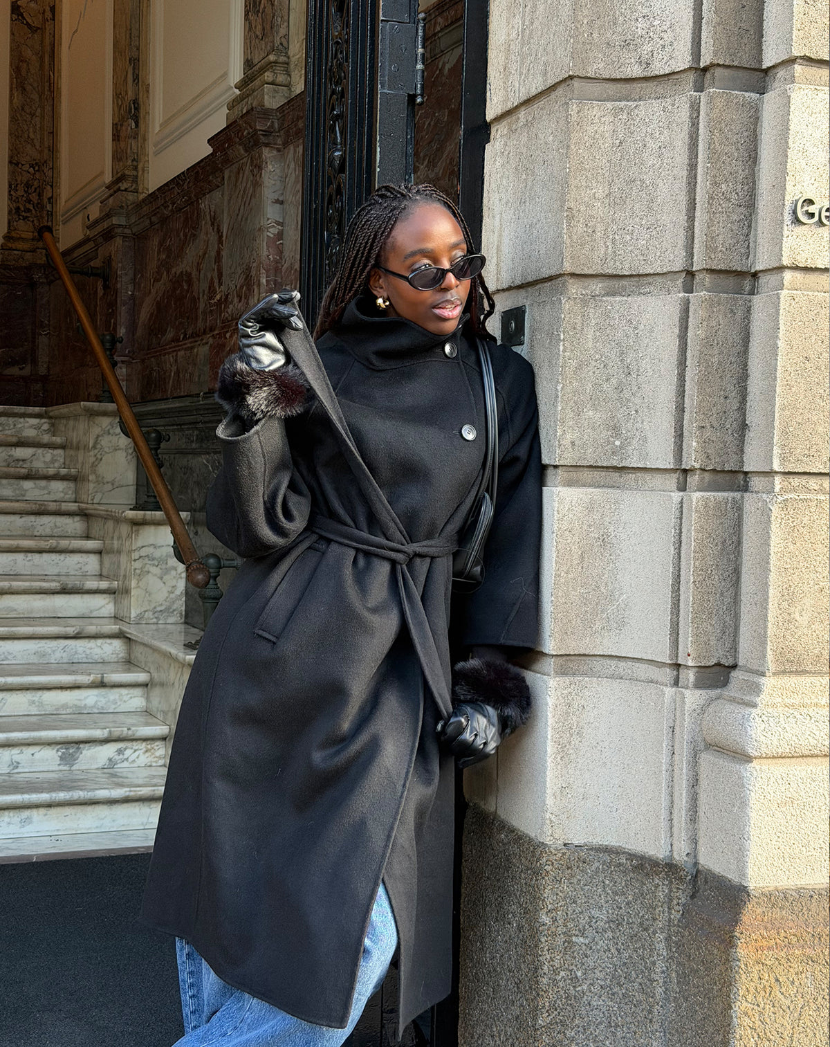 RODIN FUNNEL NECK WOOLEN COAT ZWART