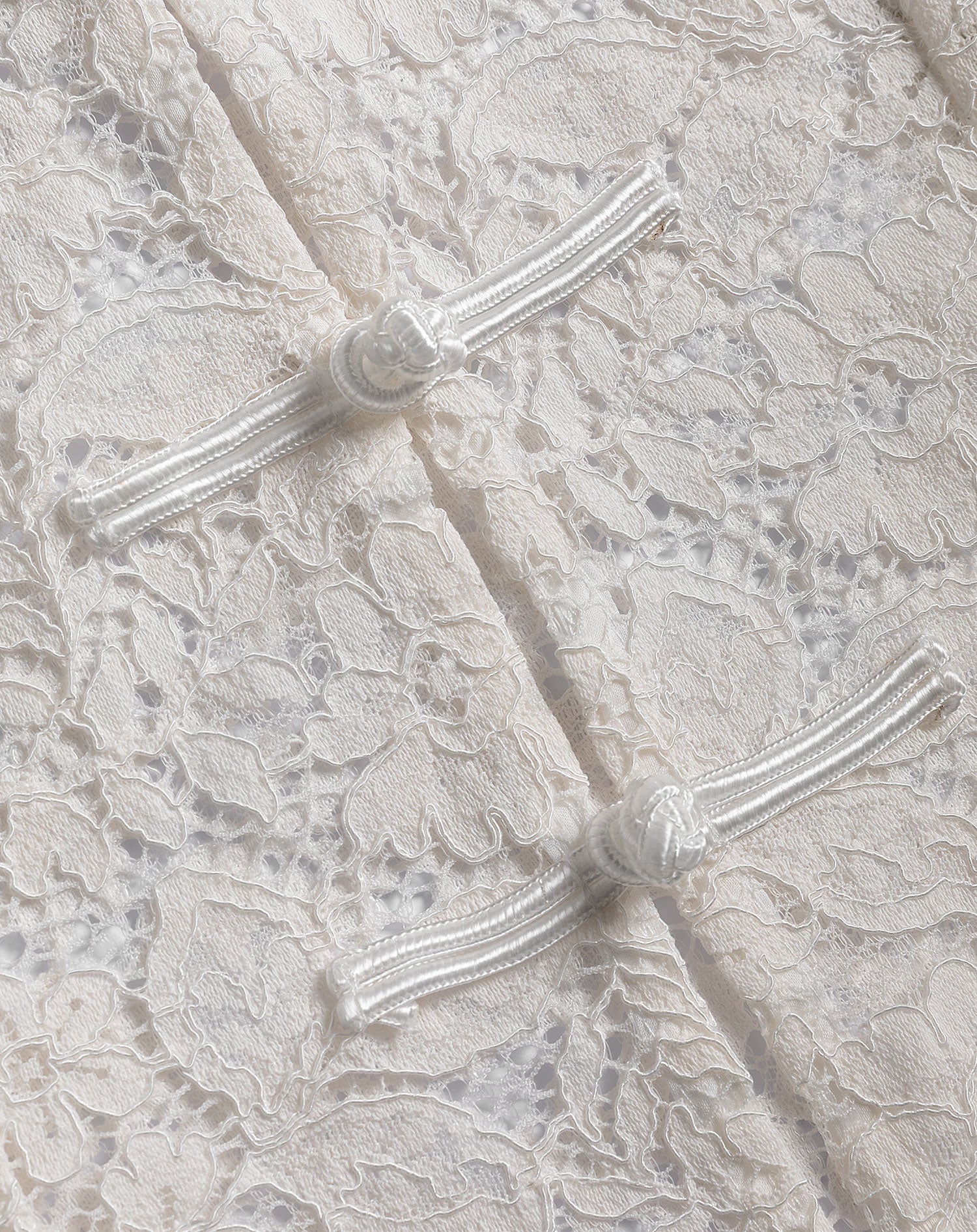 LACE MANDERIN TOP WIT