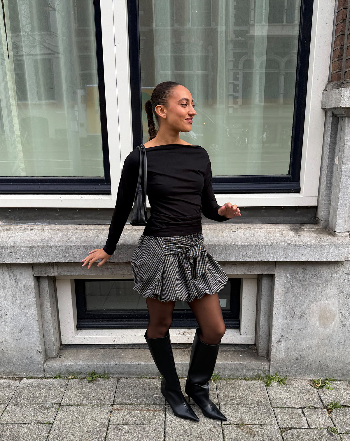 CHECK BUBBLE HEM BOW SKIRT ZWART