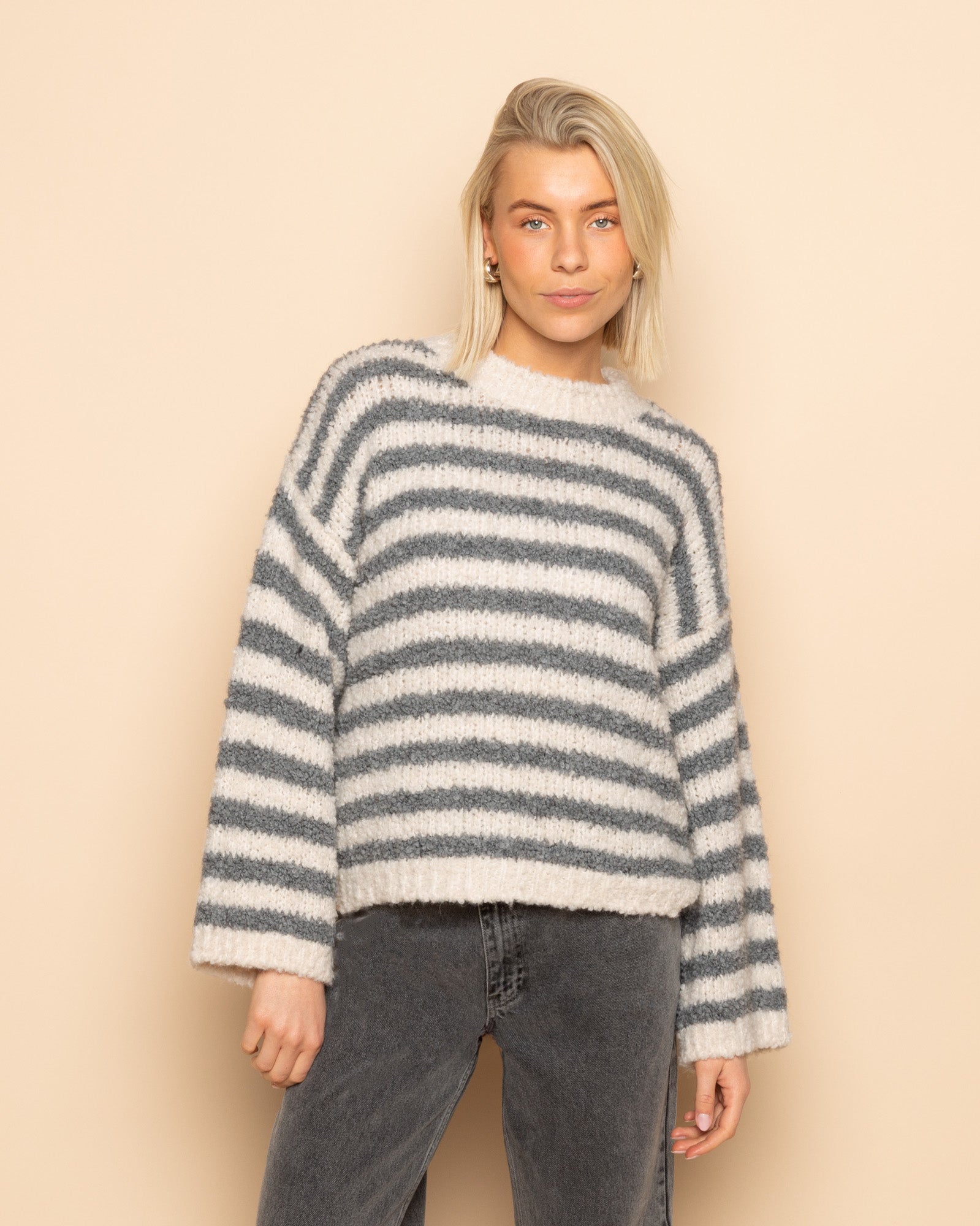 BOUCLE STRIPE KNIT GRIJS