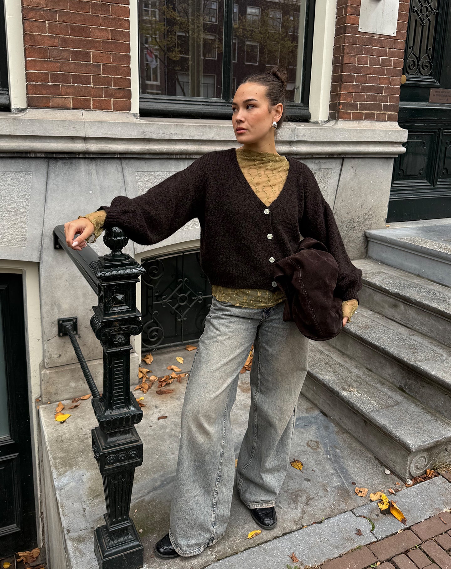 JOLIE V-NECK CARDIGAN DONKERBRUIN