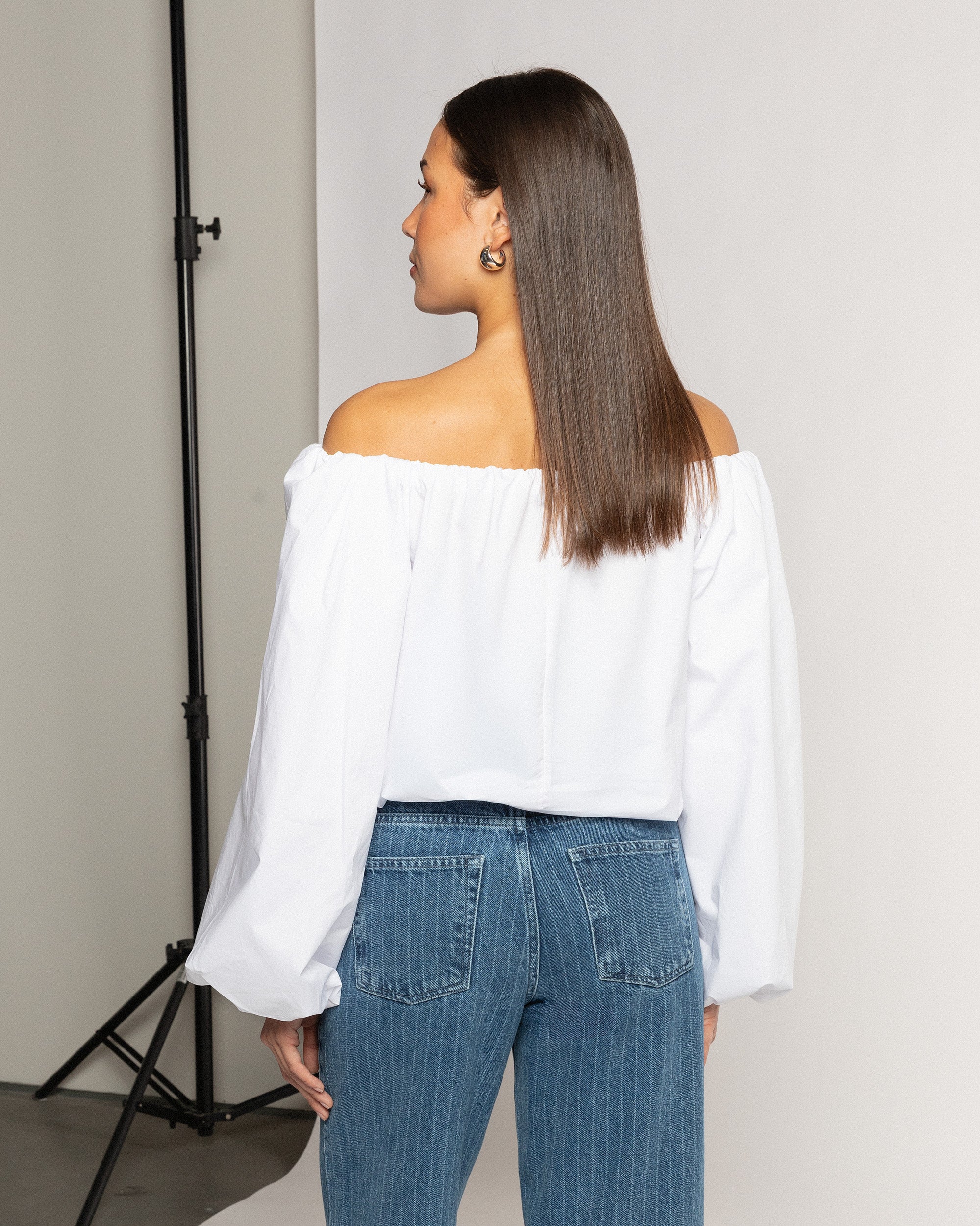 OFF SHOULDER PUFF SLEEVE TOP WIT