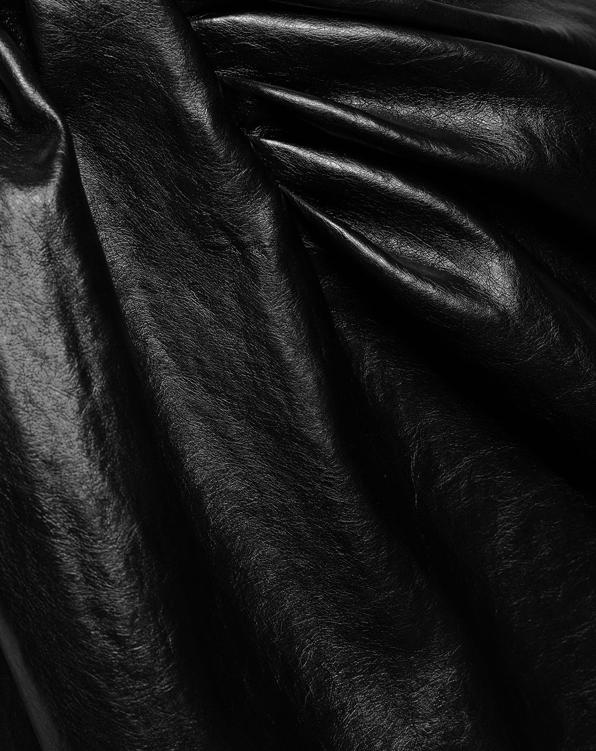 LIQUID LEATHER KNOT SKORT