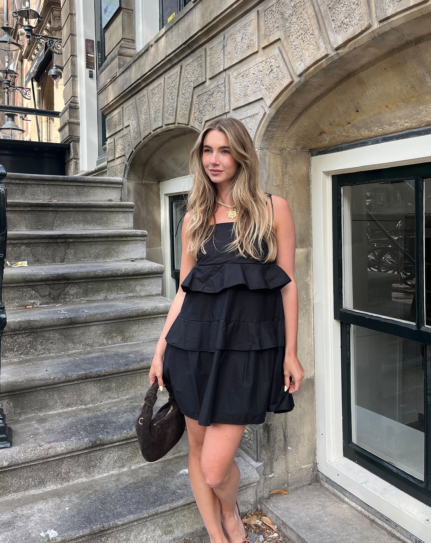 ROAMY POPLIN RUFFLE DRESS ZWART