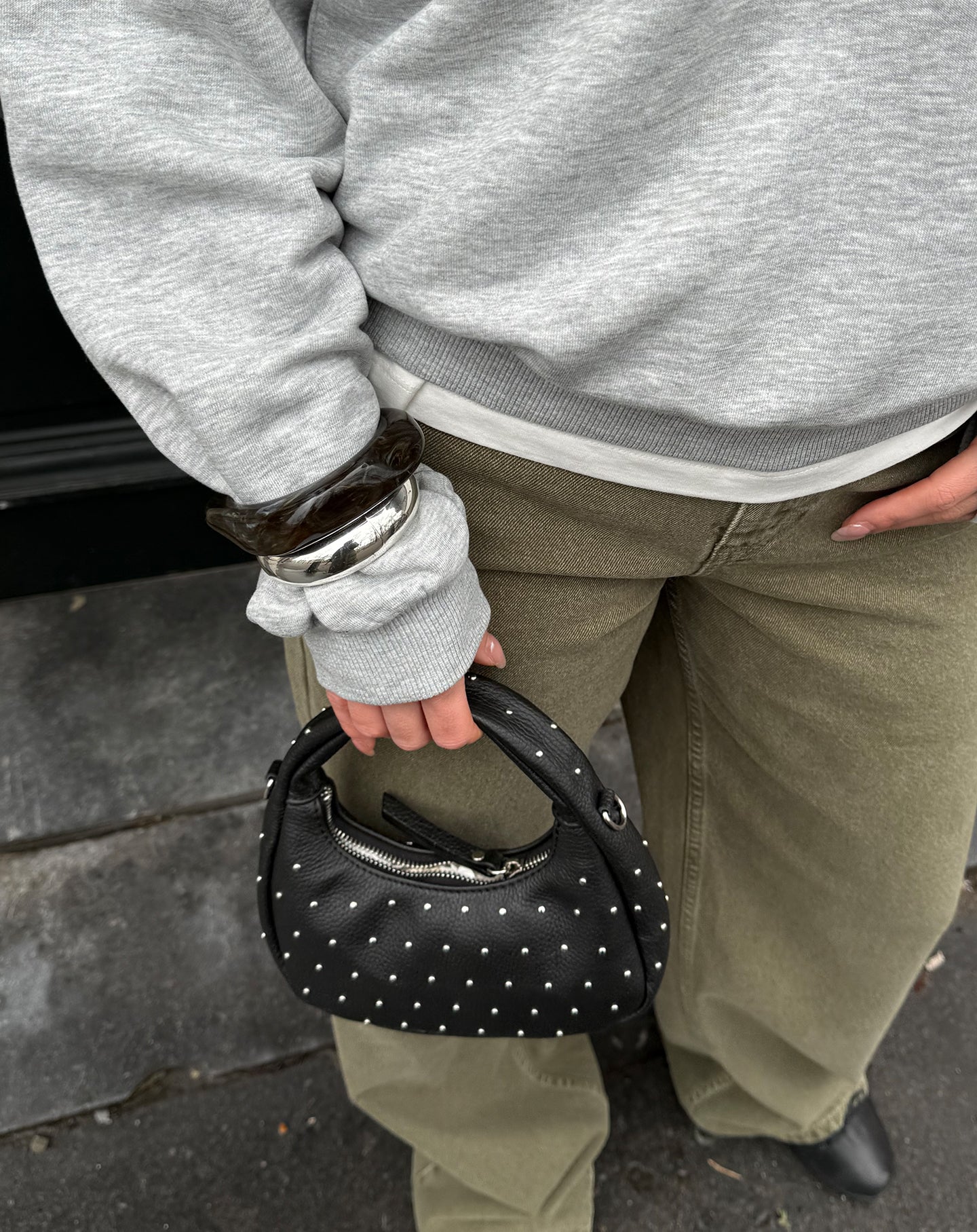 ROSALIE STUD BAG ZWART