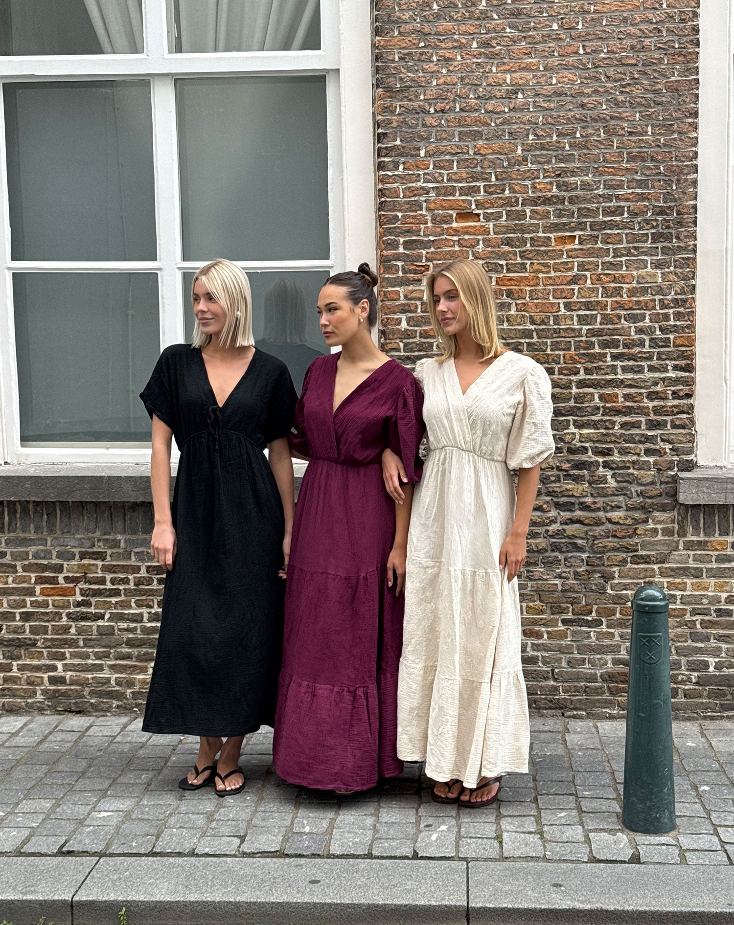 LOIZA FLOWER MOUSSELINE MAXI DRESS CHERRY