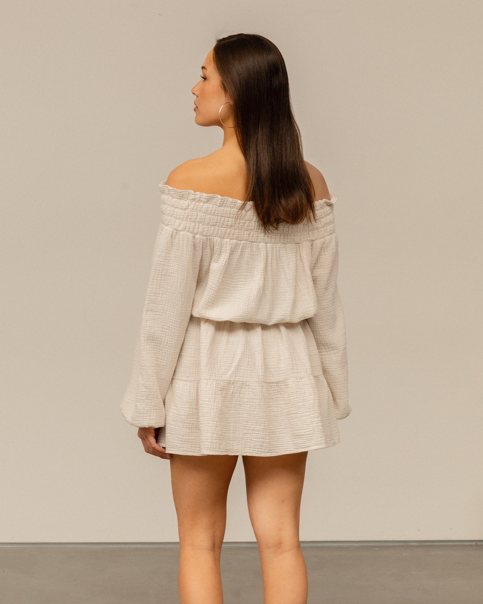 MOUSSELINE OFF SHOULDER DRESS ZAND