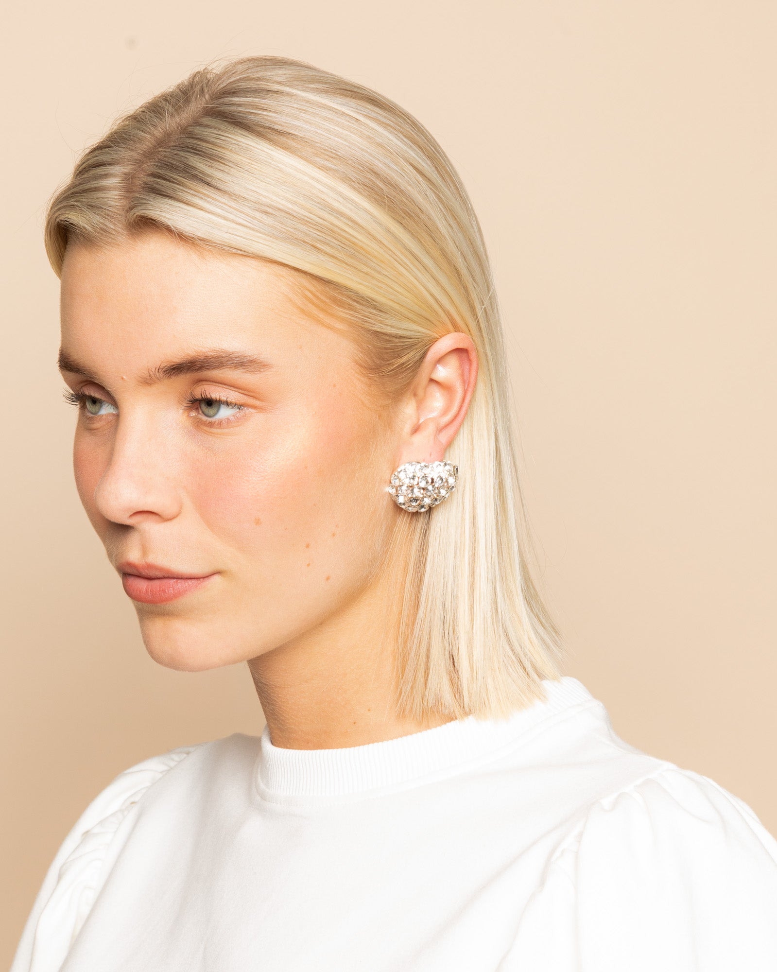 BOLD DIAMOND HEART EARRINGS