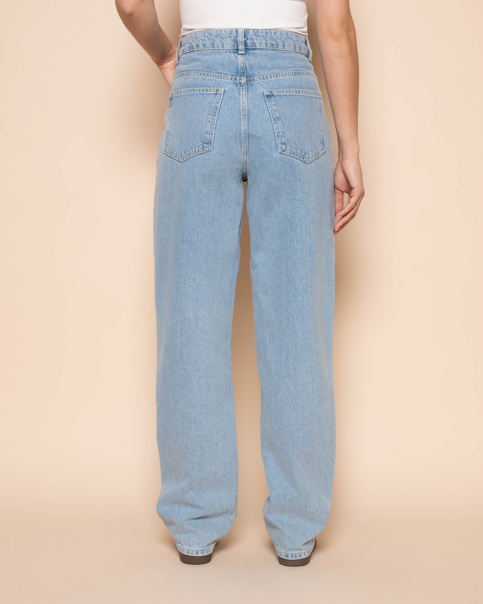 PEARL ALLOVER STRAIGHT LEG JEANS LICHTBLAUW