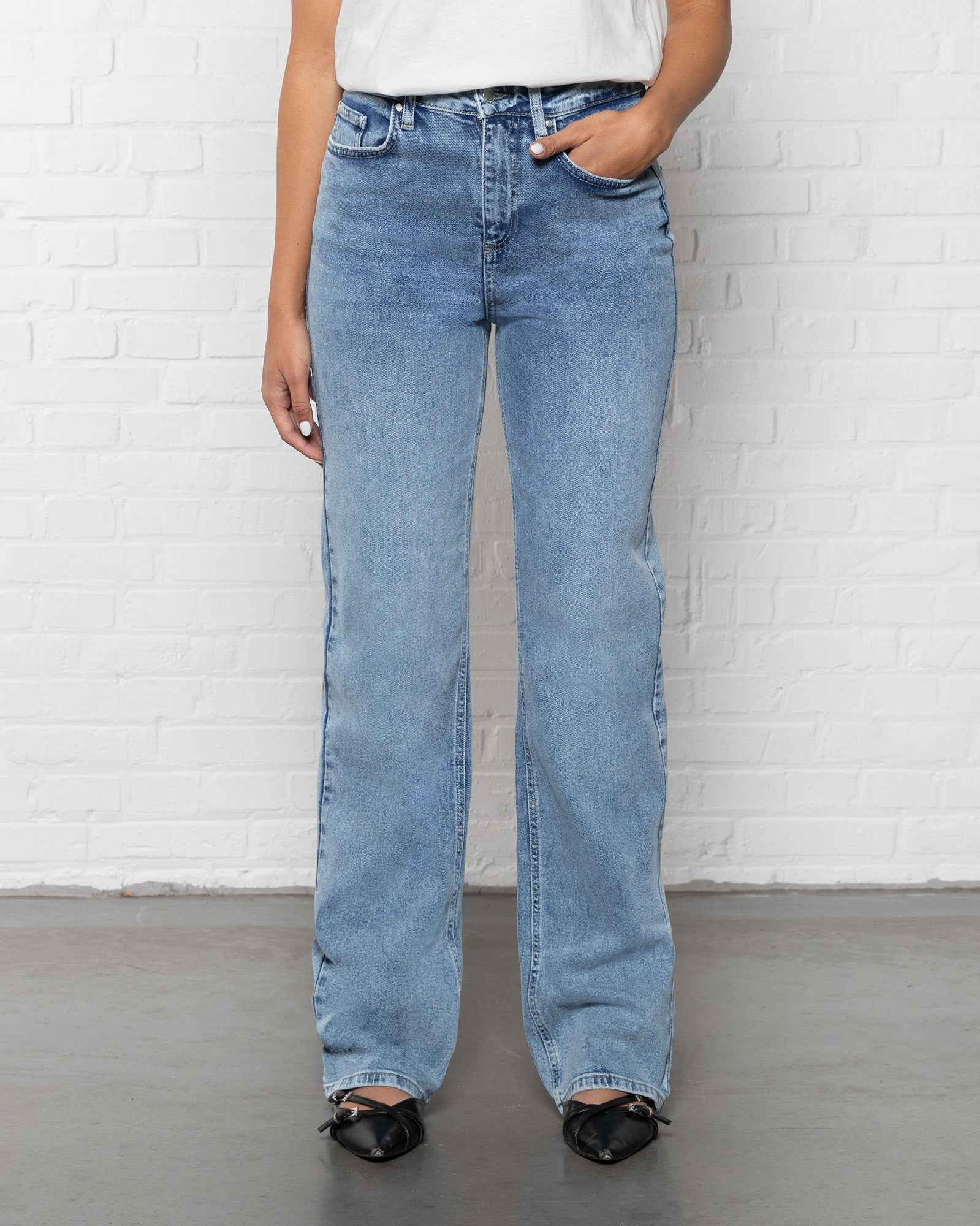 BOOTCUT JEANS BLAUW