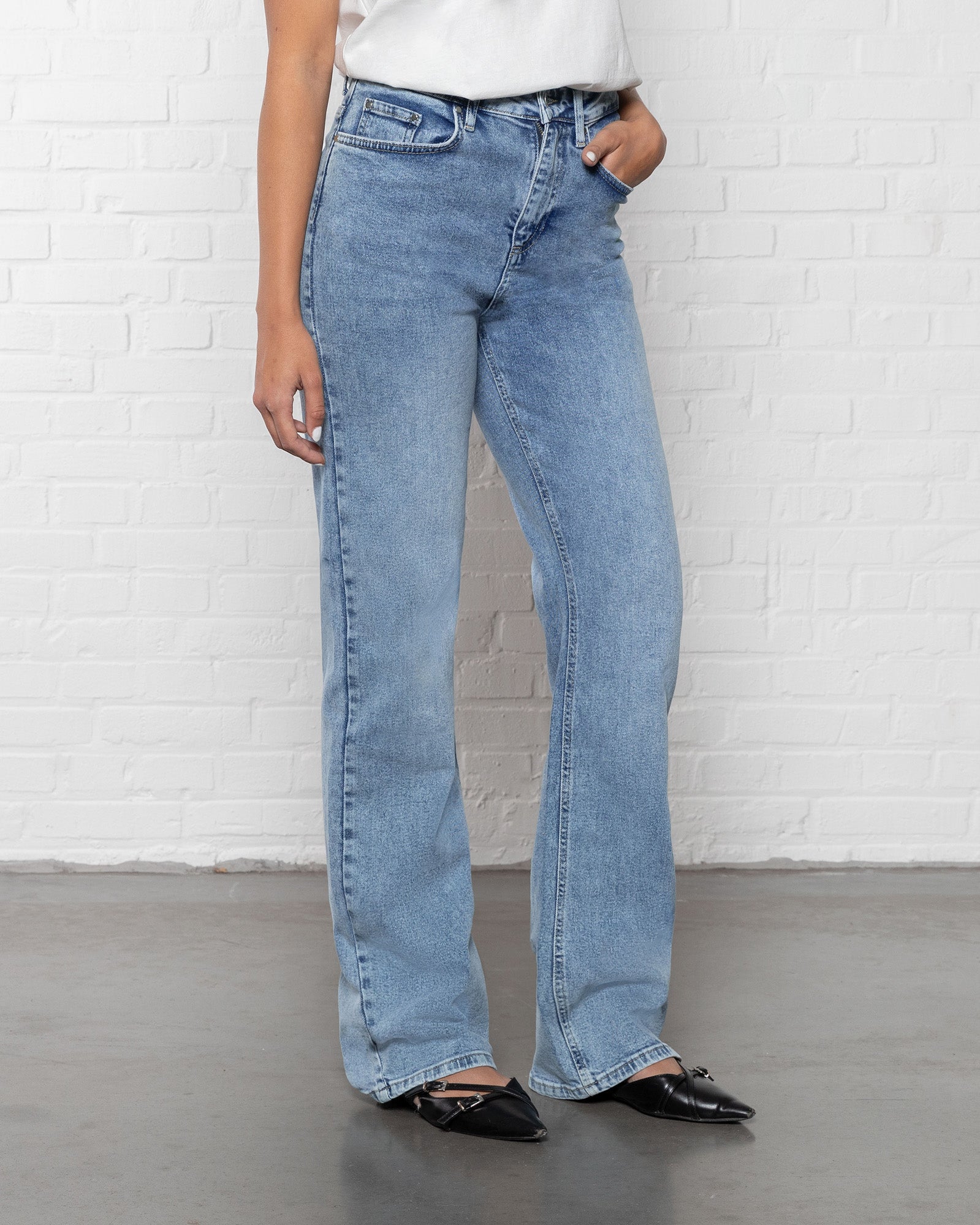 BOOTCUT JEANS BLAUW