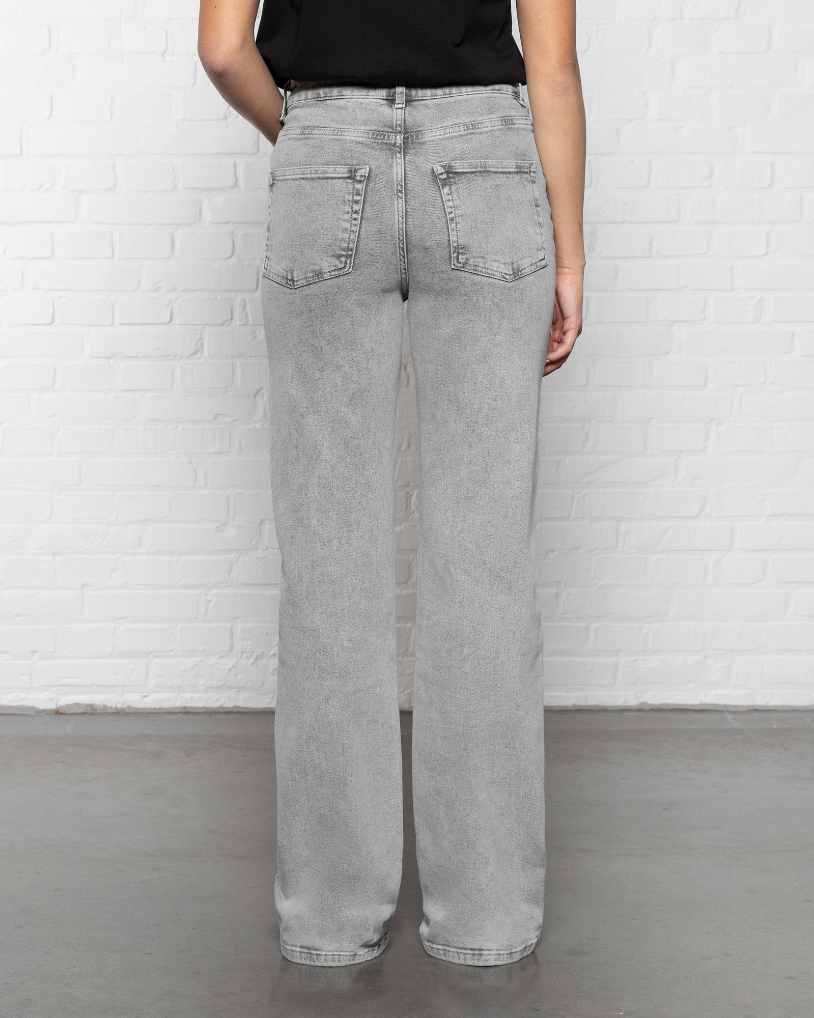 BOOTCUT JEANS ZACHT GRIJS