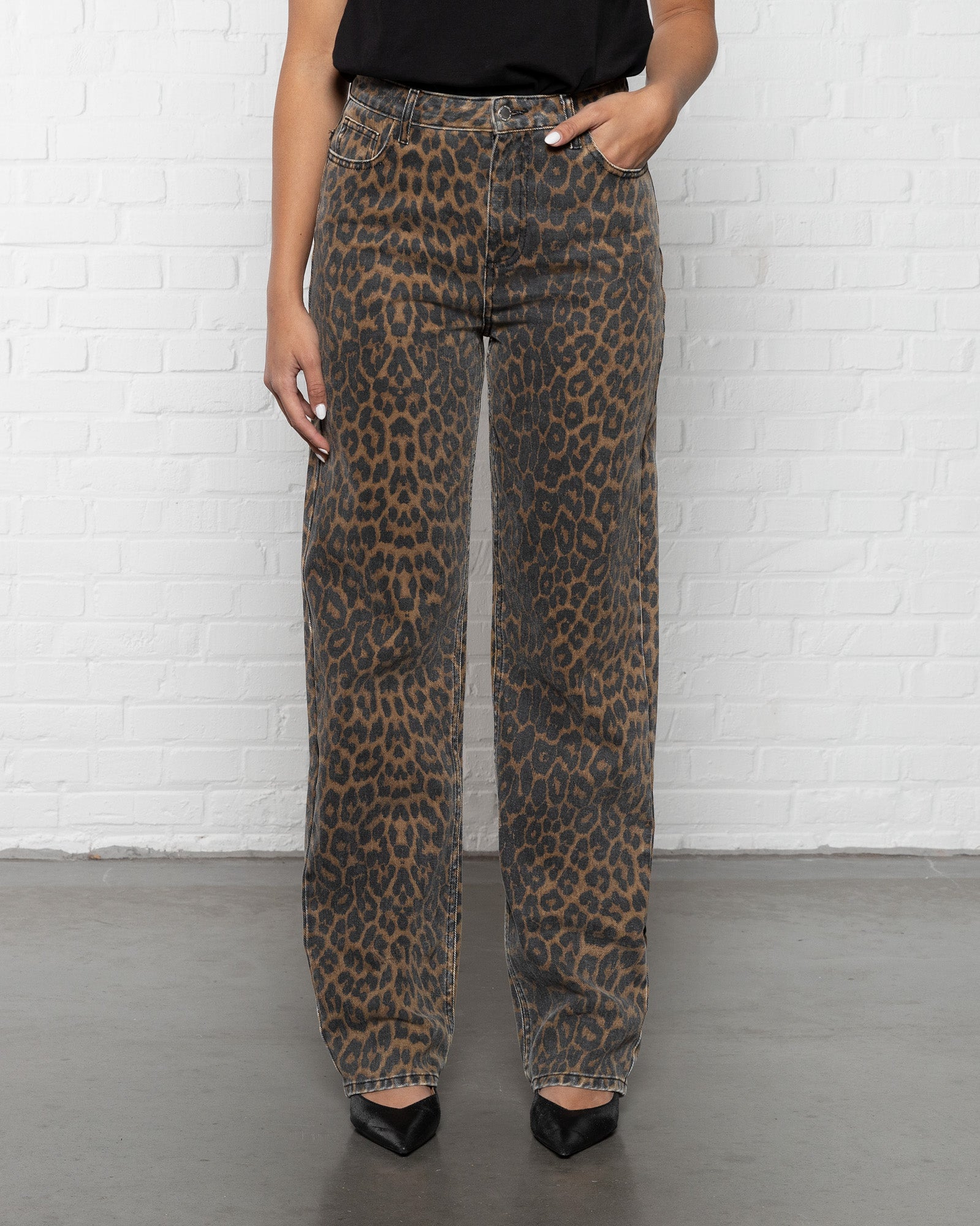 LEOPARD ALLOVER JEANS ZWART