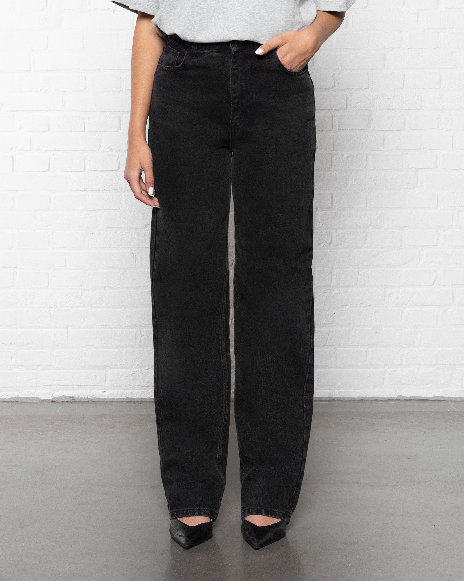 DENIM STRAIGHT LEG JEANS DONKERGRIJS