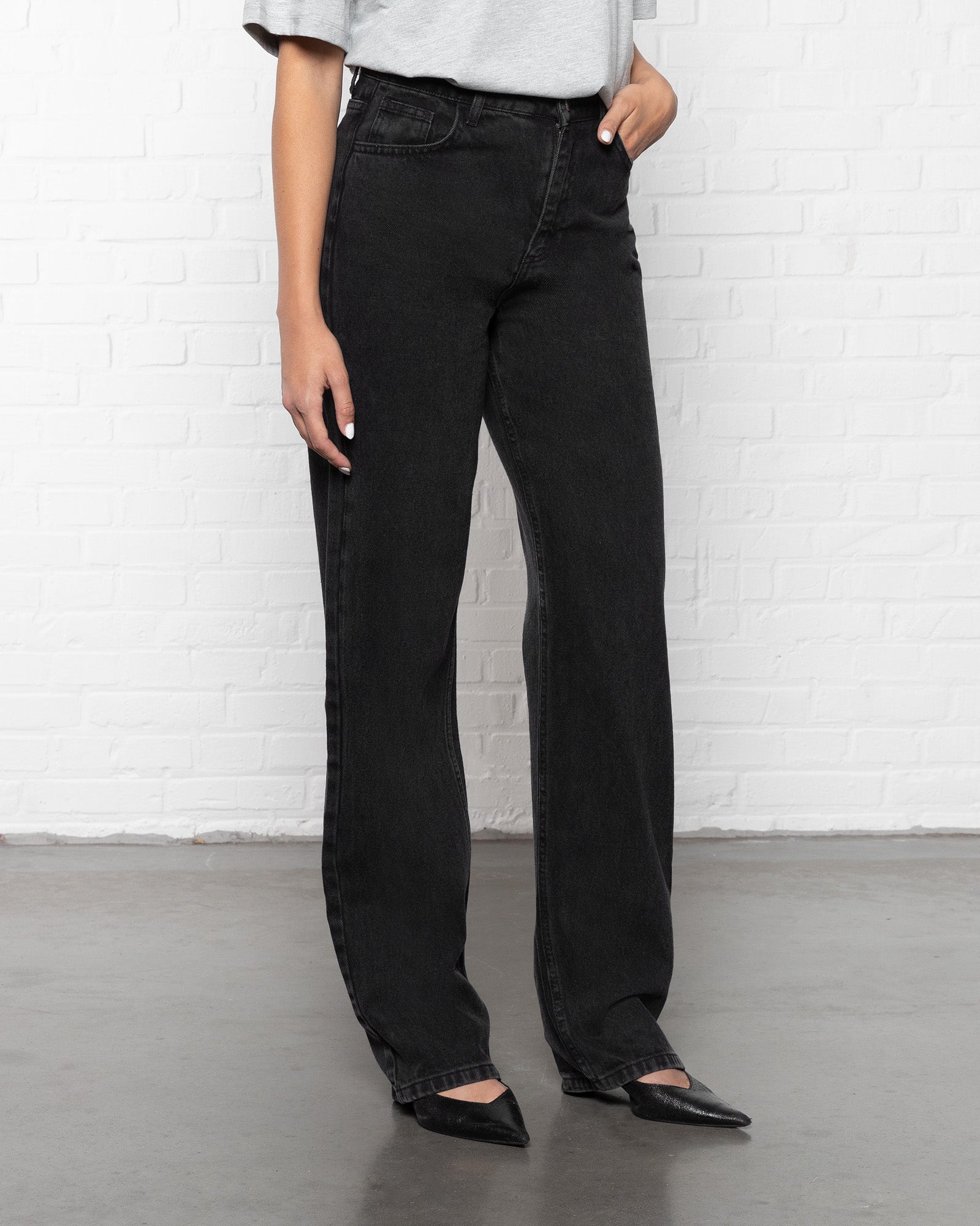 DENIM STRAIGHT LEG JEANS DONKERGRIJS