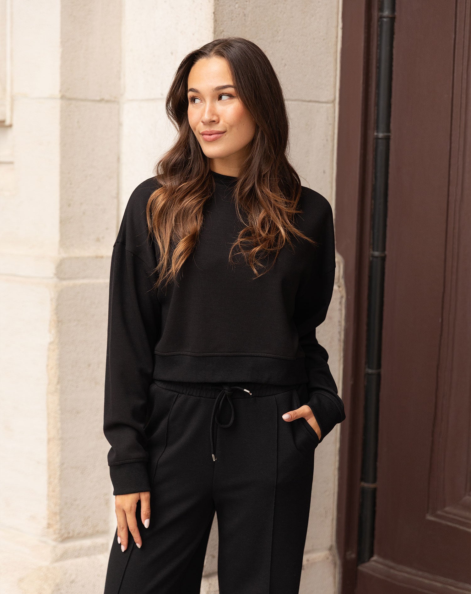 SCUBA CROPPED SWEATER ZWART