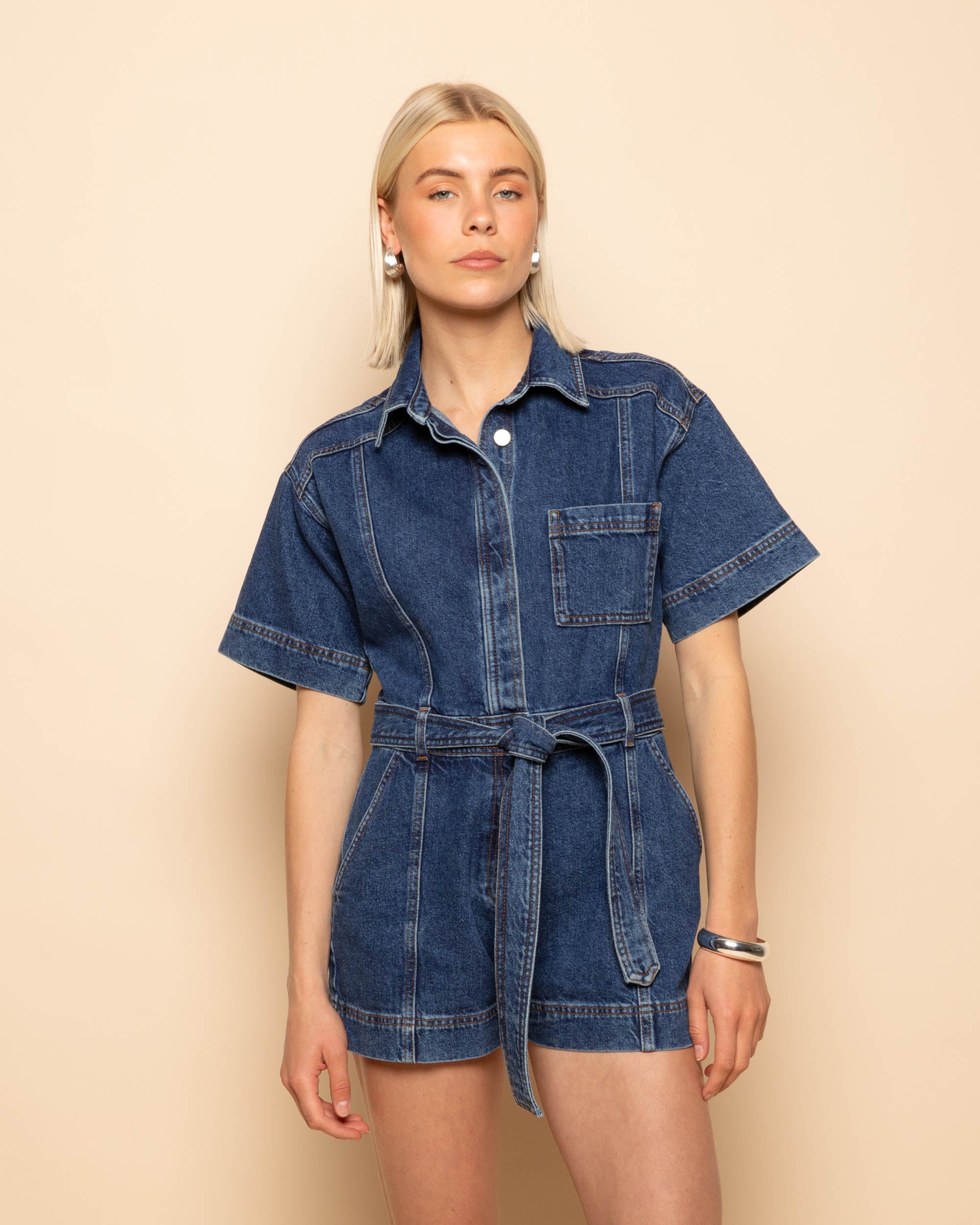 DENIM BELTED PLAYSUIT DONKERBLAUW