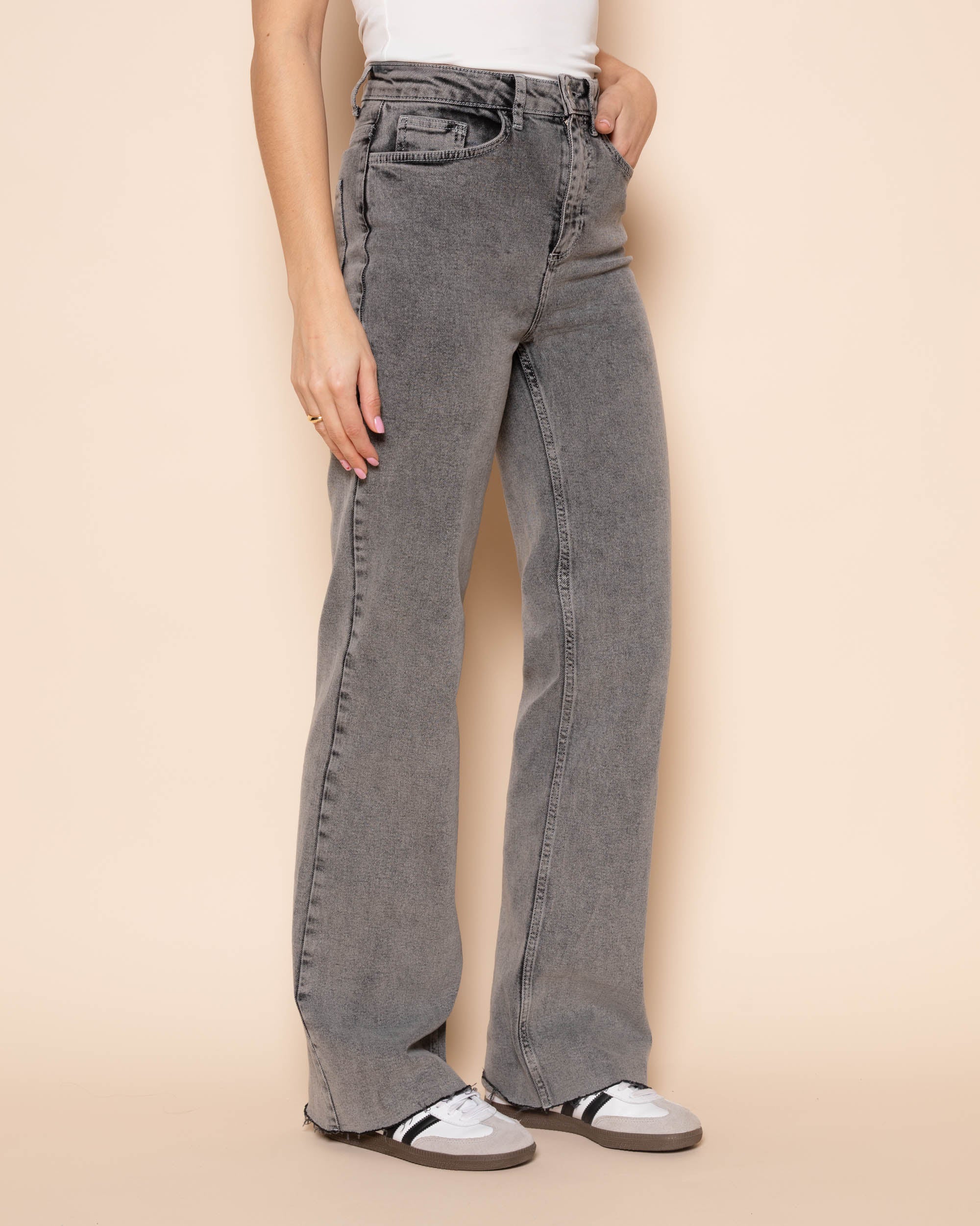 BOOTCUT RAW EDGE JEANS GRIJS