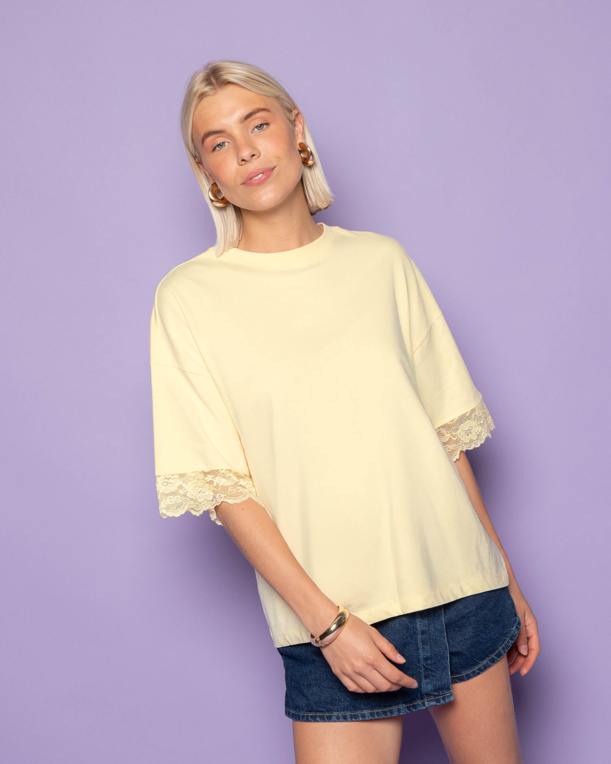 LACE SLEEVE OVERSIZED TEE BUTTER YELLOW