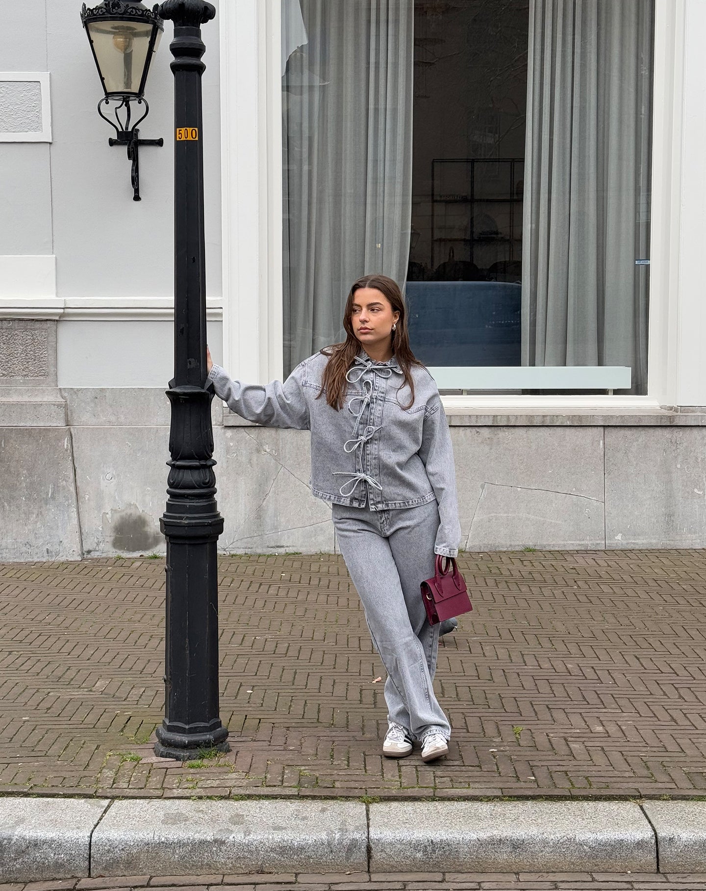 BOW DENIM BLOUSE LICHTGRIJS