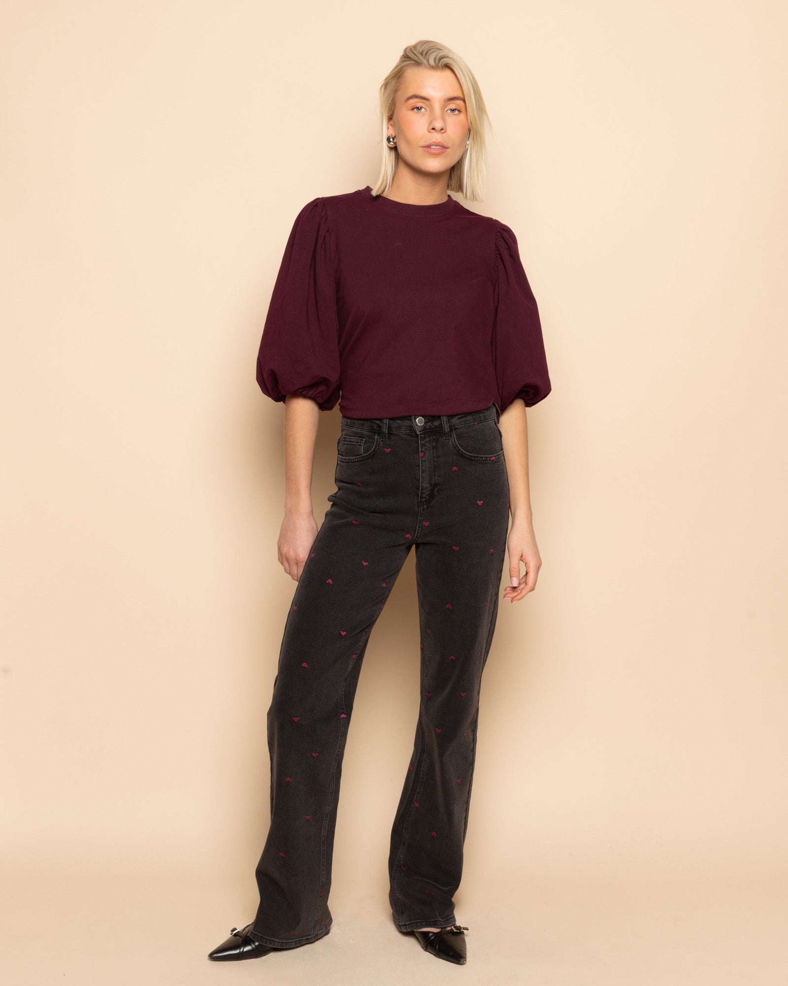 HEART BOOTCUT JEANS DONKERGRIJS BURGUNDY